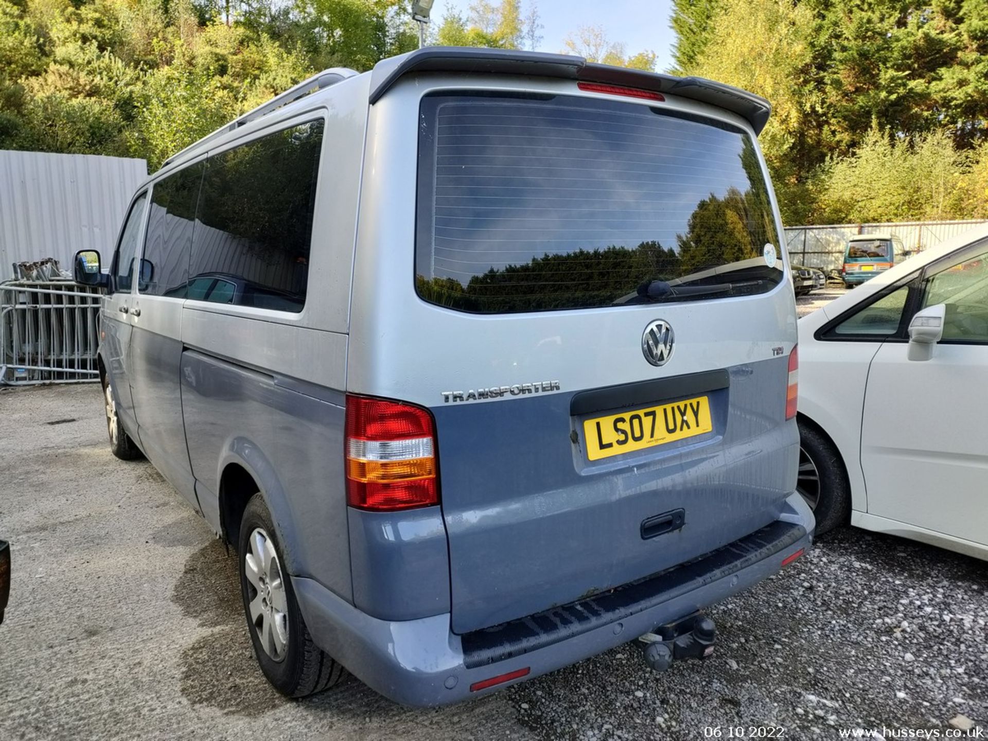 07/07 VOLKSWAGEN TRANSPORTER SHUT SE130 LWB A - 2460cc 5dr MPV (Silver) - Image 14 of 36