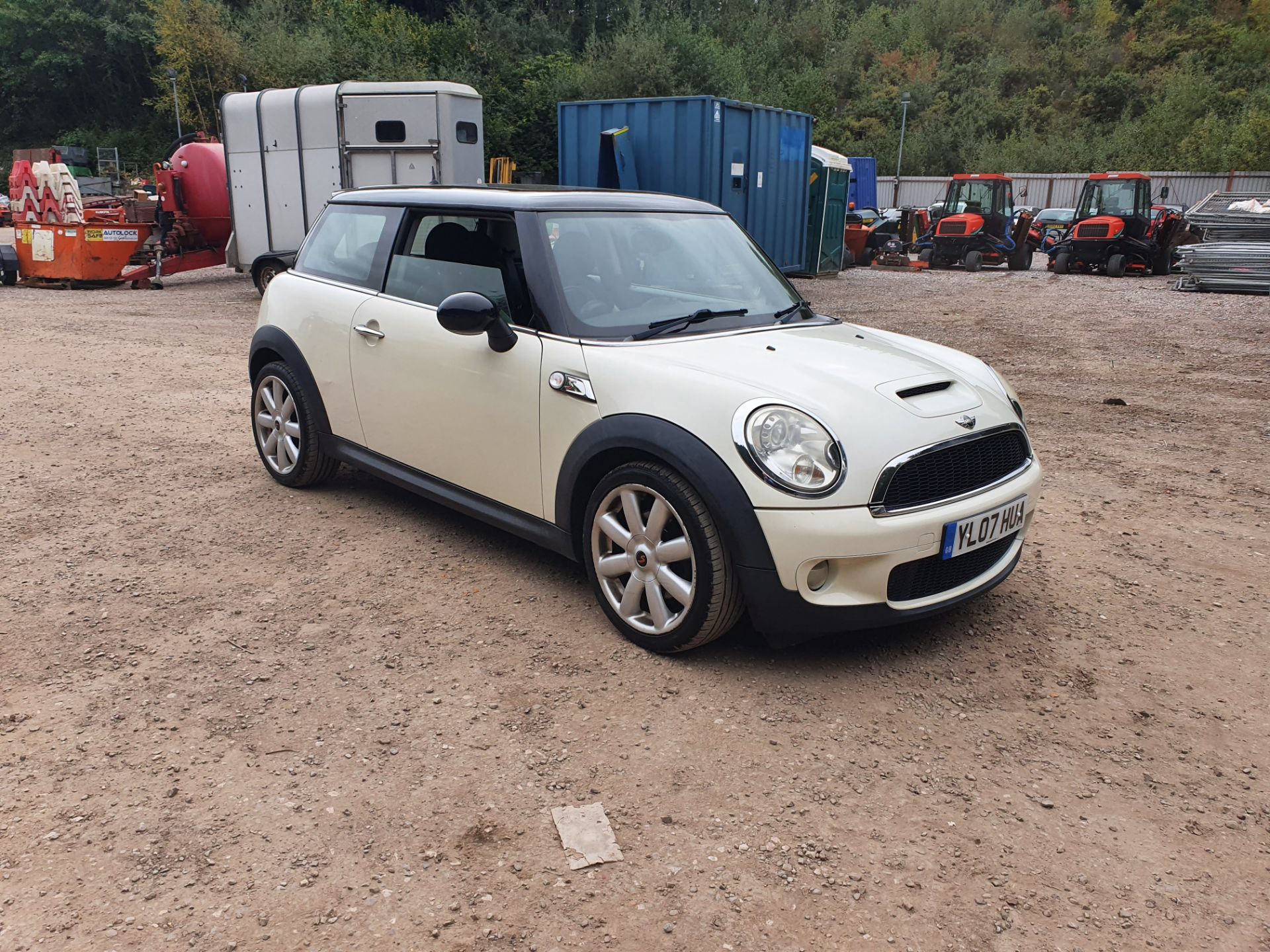 07/07 MINI COOPER S - 1598cc 3dr Hatchback (White, 95k) - Image 2 of 55