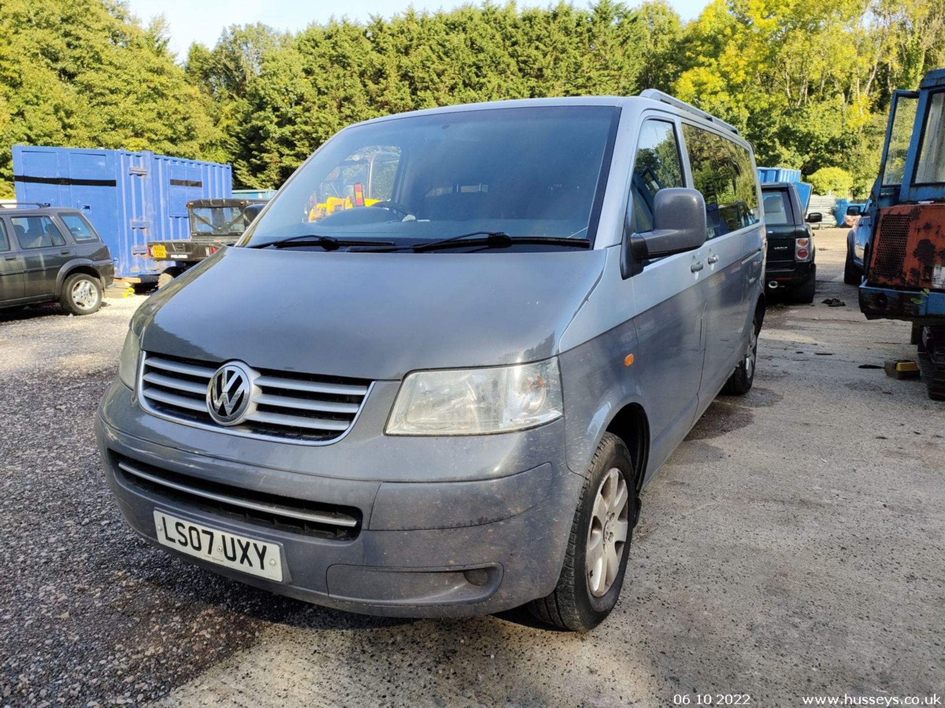 07/07 VOLKSWAGEN TRANSPORTER SHUT SE130 LWB A - 2460cc 5dr MPV (Silver) - Image 9 of 36