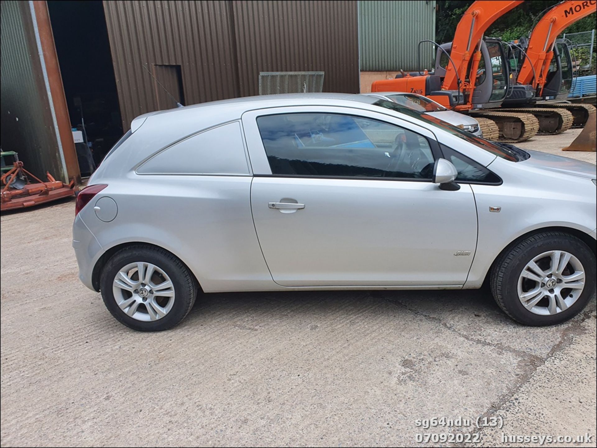 14/64 VAUXHALL CORSA SPORTIVE CDTI - 1248cc 3dr Van (Silver, 91k) - Image 13 of 20