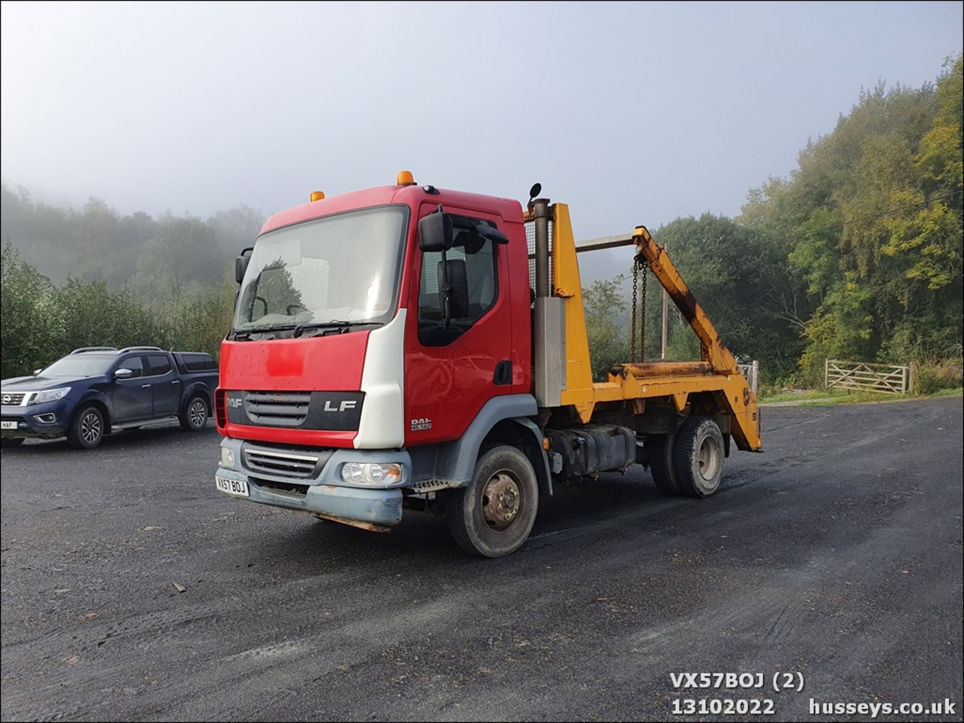 08/57 DAF TRUCKS LF - 4500cc SKIP LORRY 2dr (Red/yellow, 177k) - Image 2 of 25