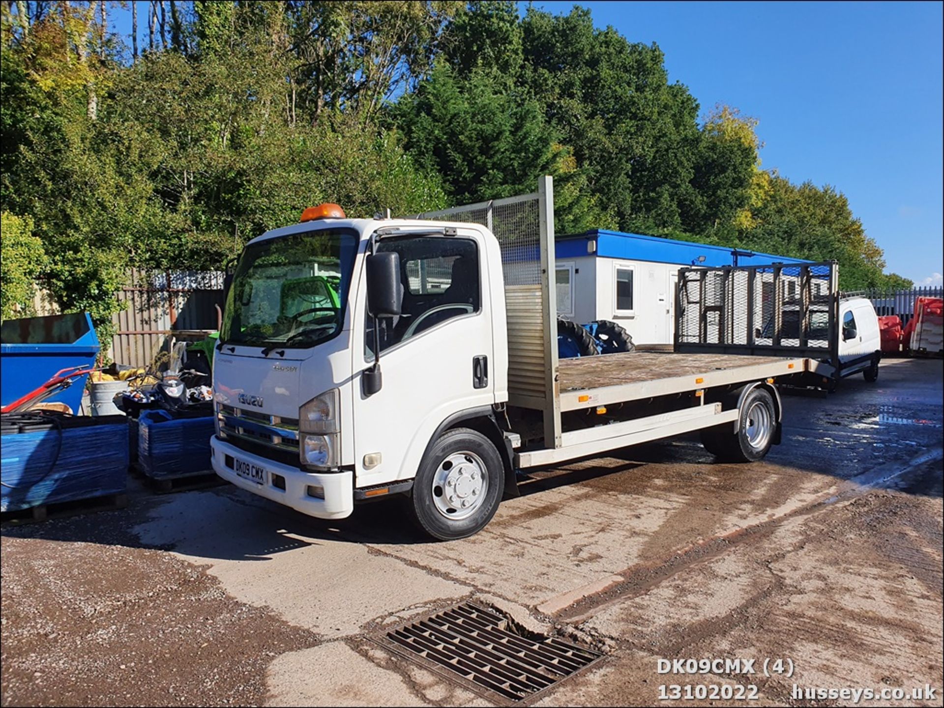 09/09 ISUZU TRUCKS NPR 70 - 2999cc 2dr Flat Bed (White) - Image 4 of 22