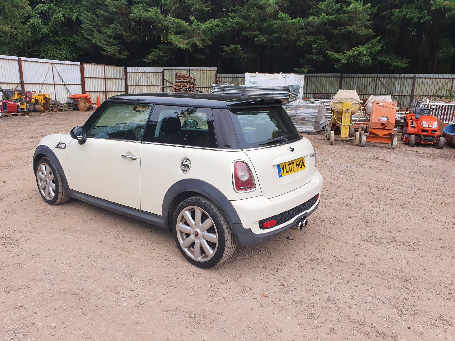 07/07 MINI COOPER S - 1598cc 3dr Hatchback (White, 95k) - Image 18 of 55