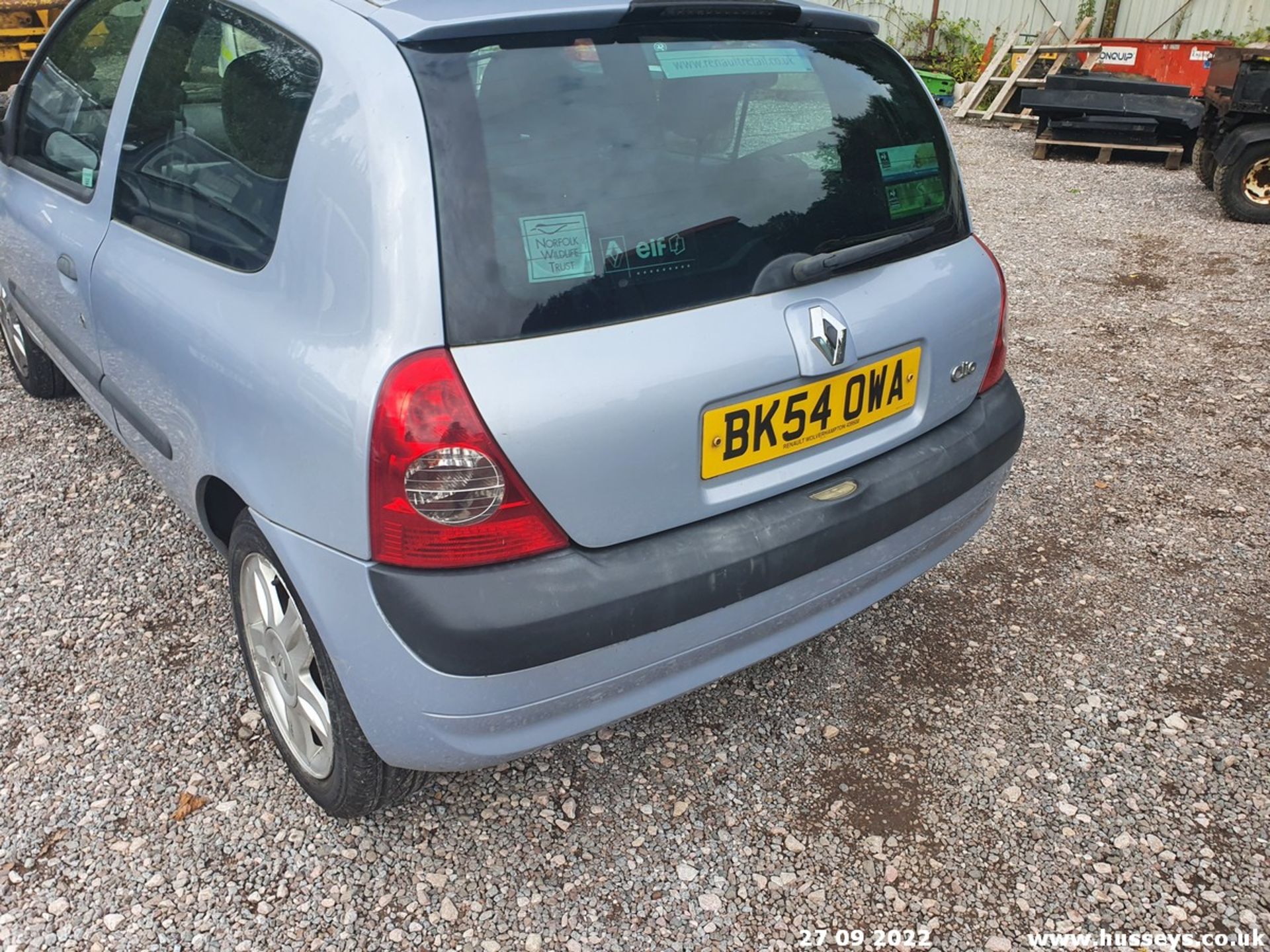 04/54 RENAULT CLIO DYNAMIQUE 16V - 1149cc 3dr Hatchback (Silver) - Image 17 of 26