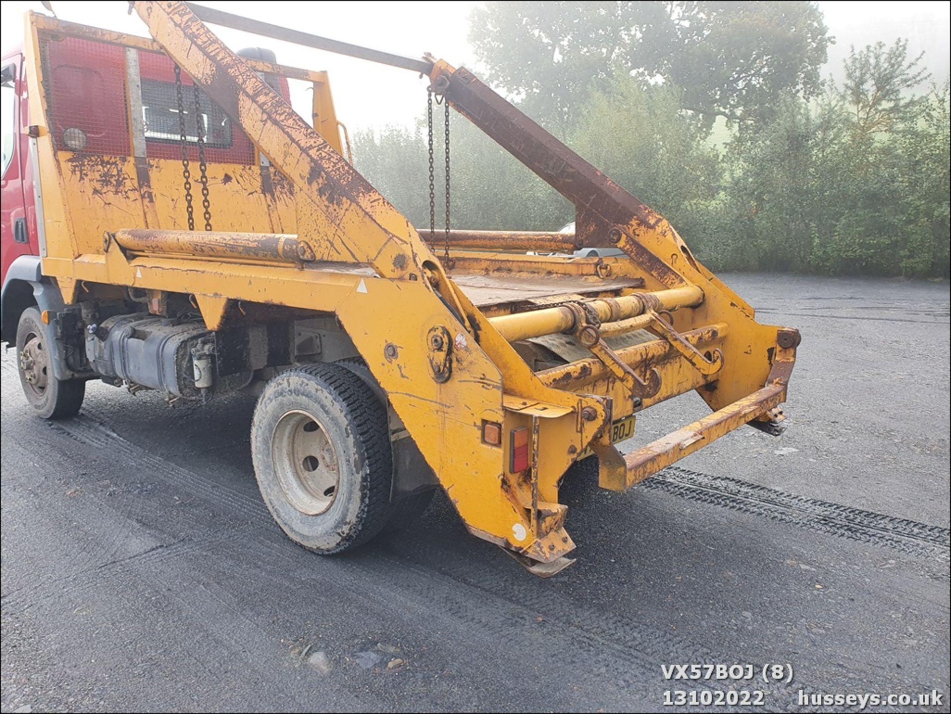 08/57 DAF TRUCKS LF - 4500cc SKIP LORRY 2dr (Red/yellow, 177k) - Image 8 of 25