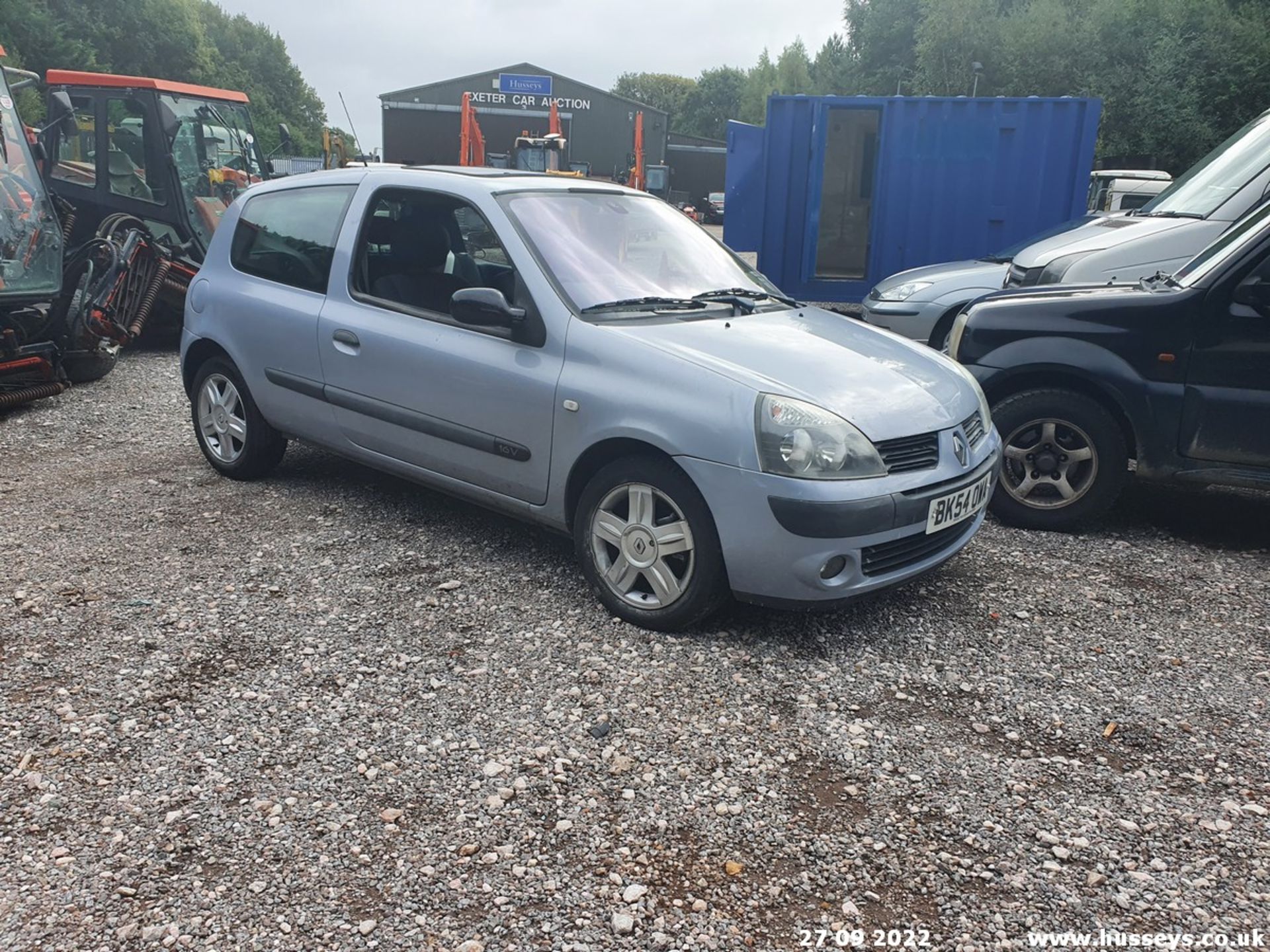 04/54 RENAULT CLIO DYNAMIQUE 16V - 1149cc 3dr Hatchback (Silver) - Image 3 of 26