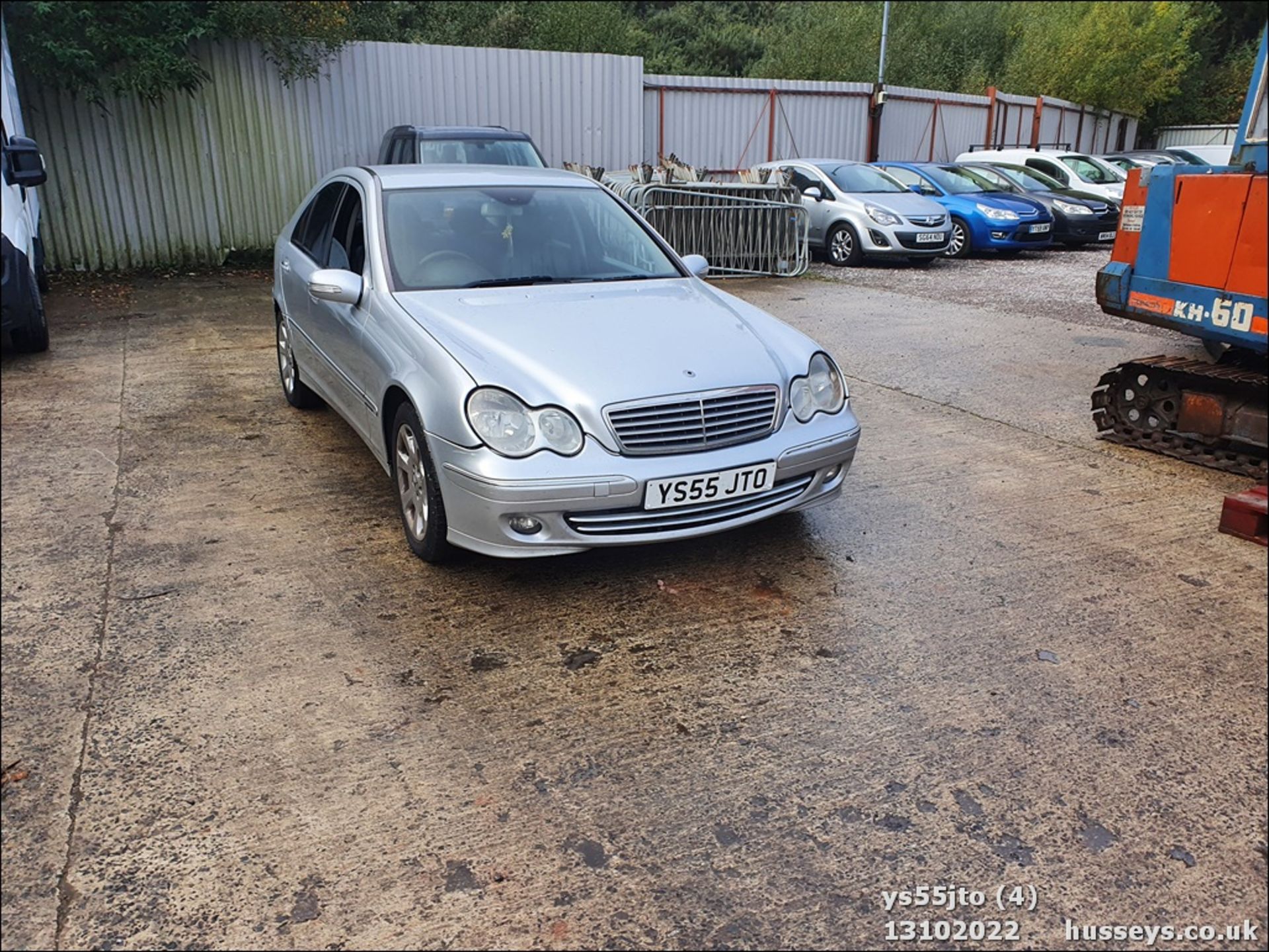 05/55 MERCEDES C200 CDI ELEGANCE SE AUTO - 2148cc 4dr Saloon (Silver, 266k) - Image 4 of 26