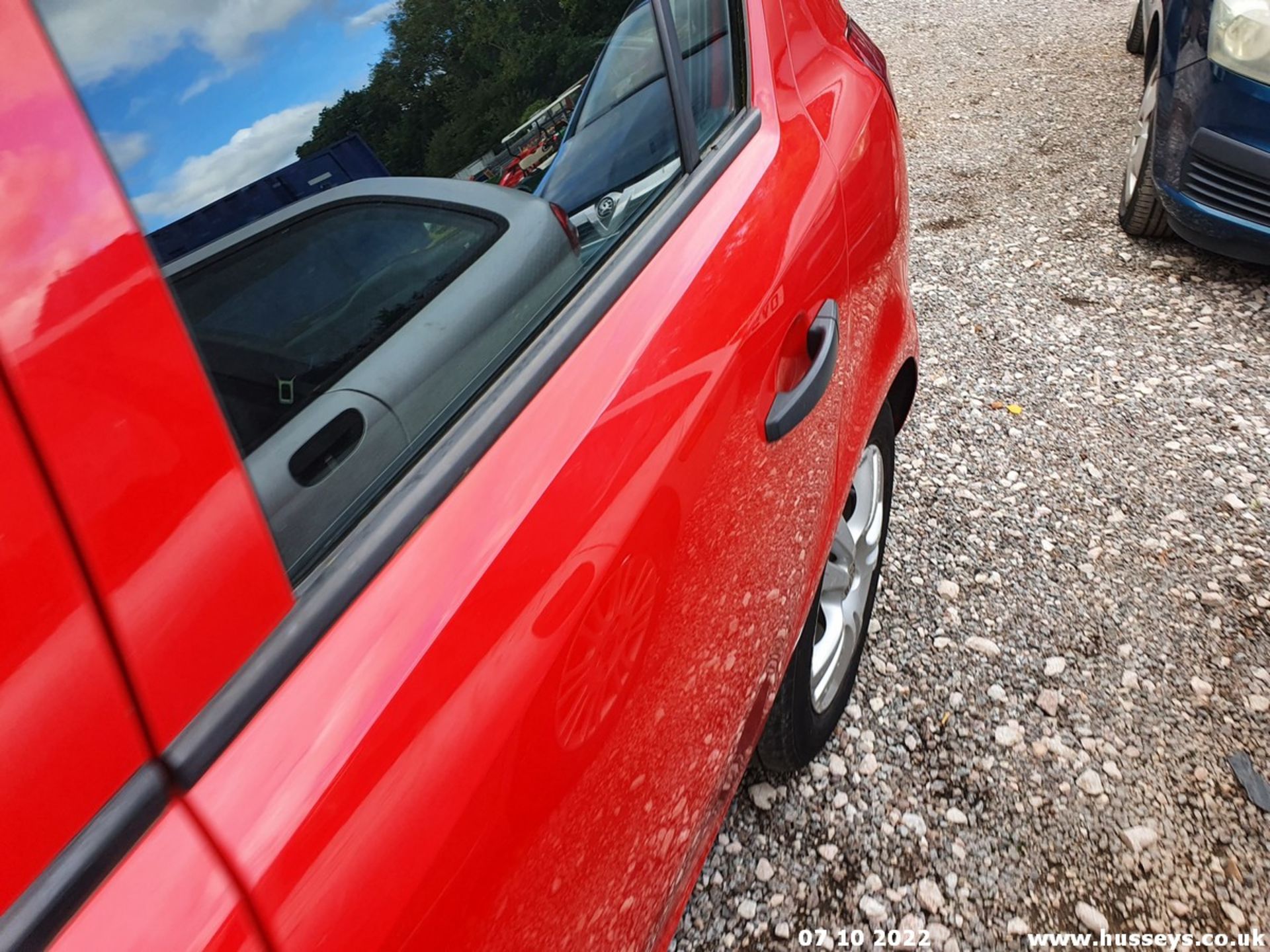 08/08 VAUXHALL CORSA BREEZE - 1229cc 5dr Hatchback (Red, 70k) - Image 26 of 27