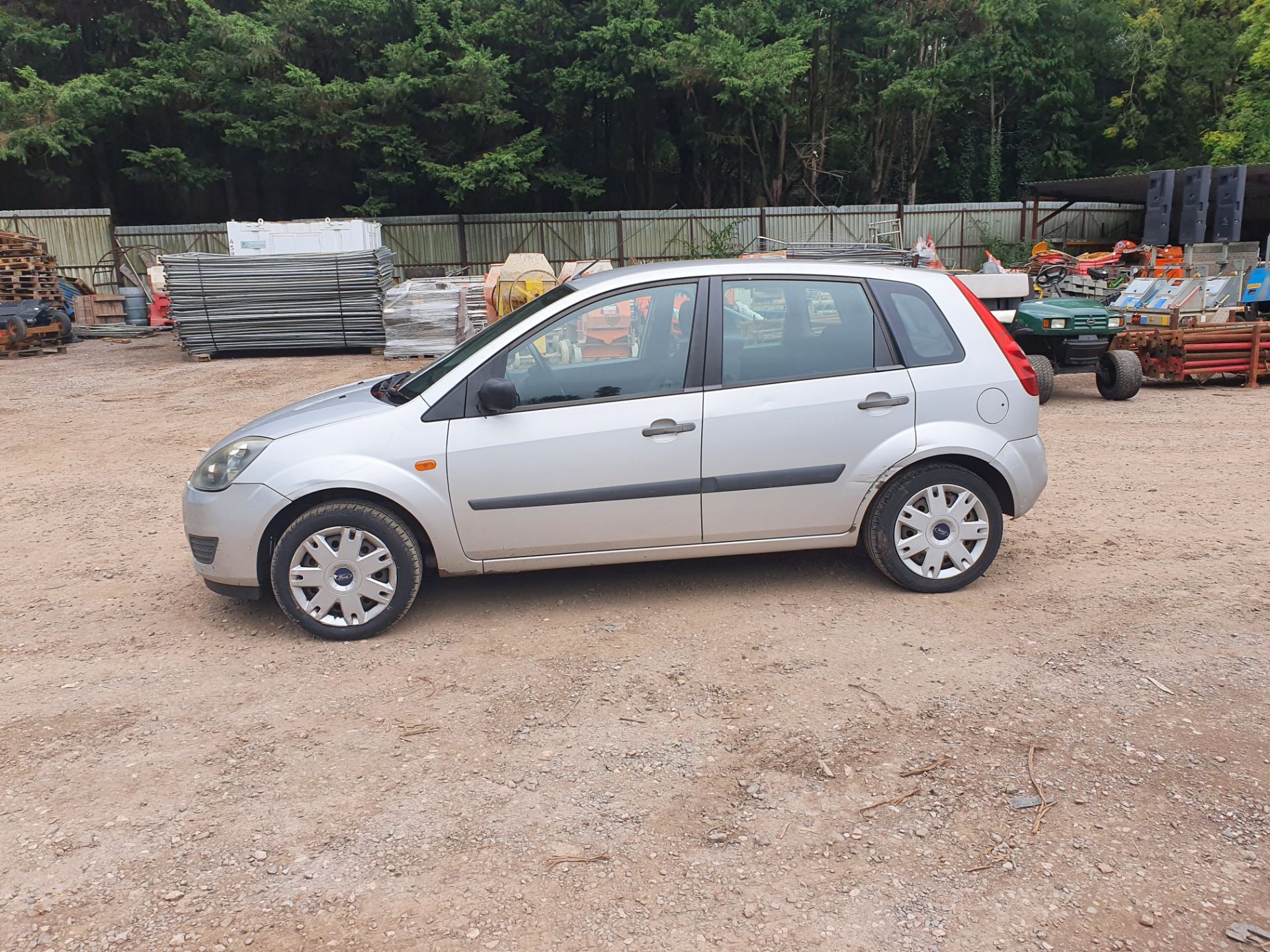 07/57 FORD FIESTA STYLE TDCI - 1399cc 5dr Hatchback (Silver) - Image 14 of 43