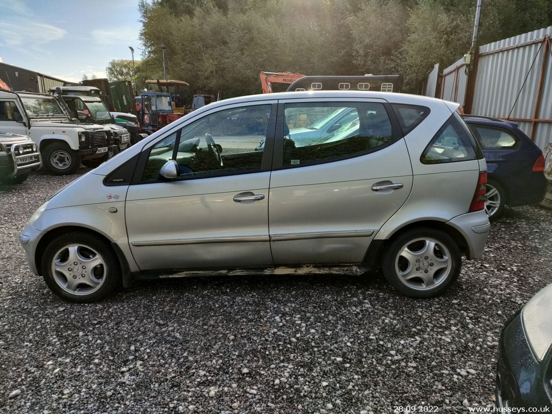 2001 MERCEDES A160 AVANTGARDE AUTO - 1598cc 5dr Hatchback (Silver) - Image 7 of 22