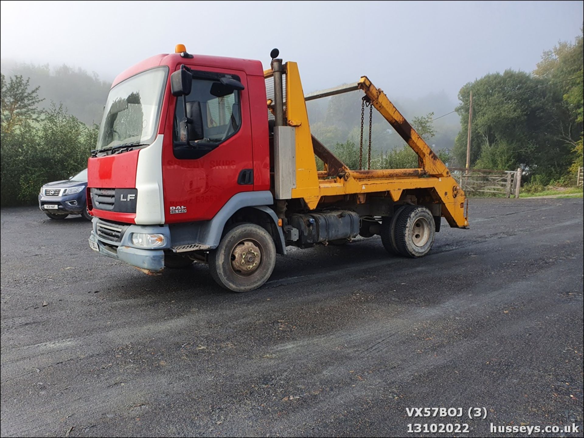 08/57 DAF TRUCKS LF - 4500cc SKIP LORRY 2dr (Red/yellow, 177k) - Image 3 of 25