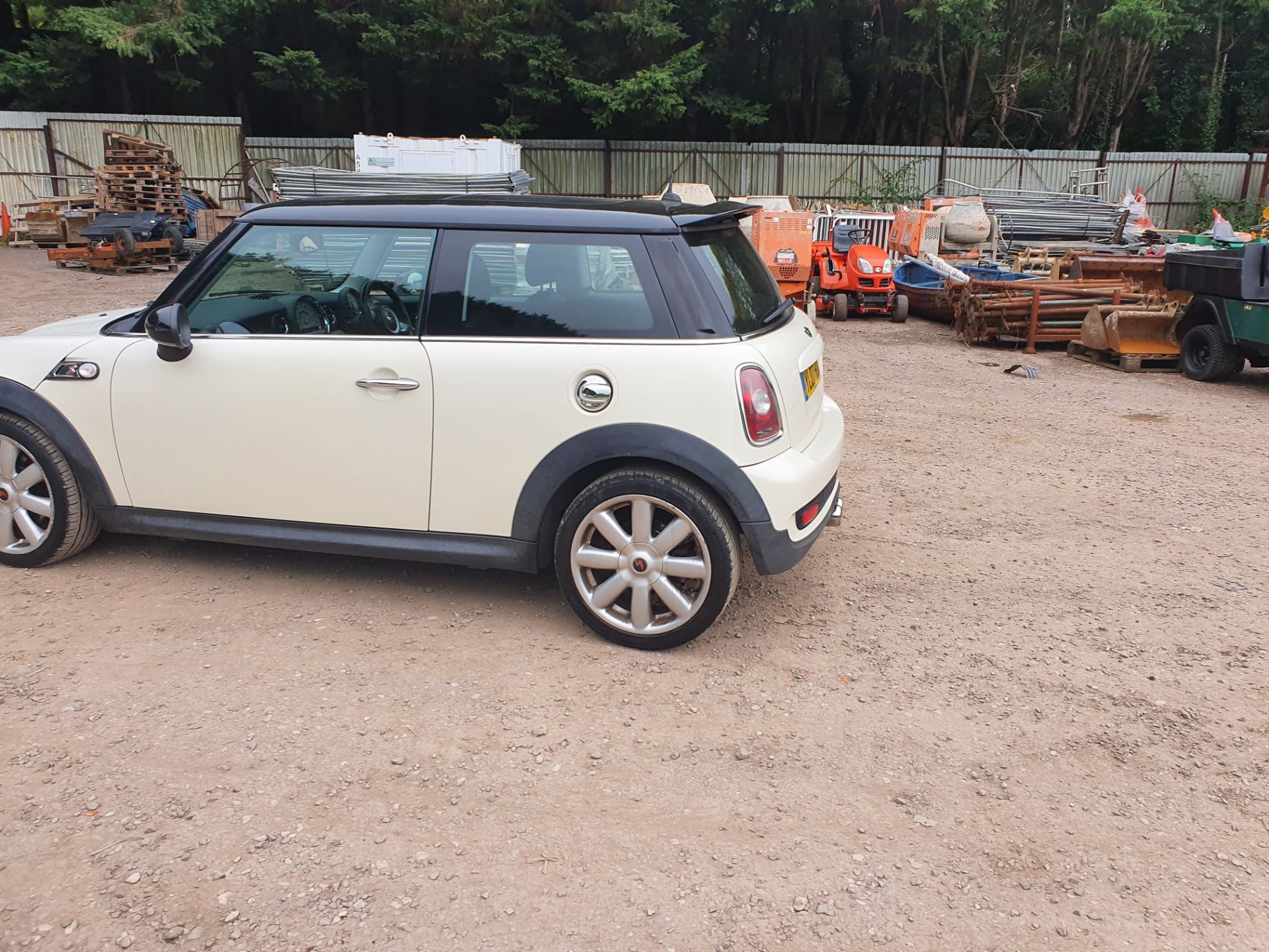 07/07 MINI COOPER S - 1598cc 3dr Hatchback (White, 95k) - Image 17 of 55