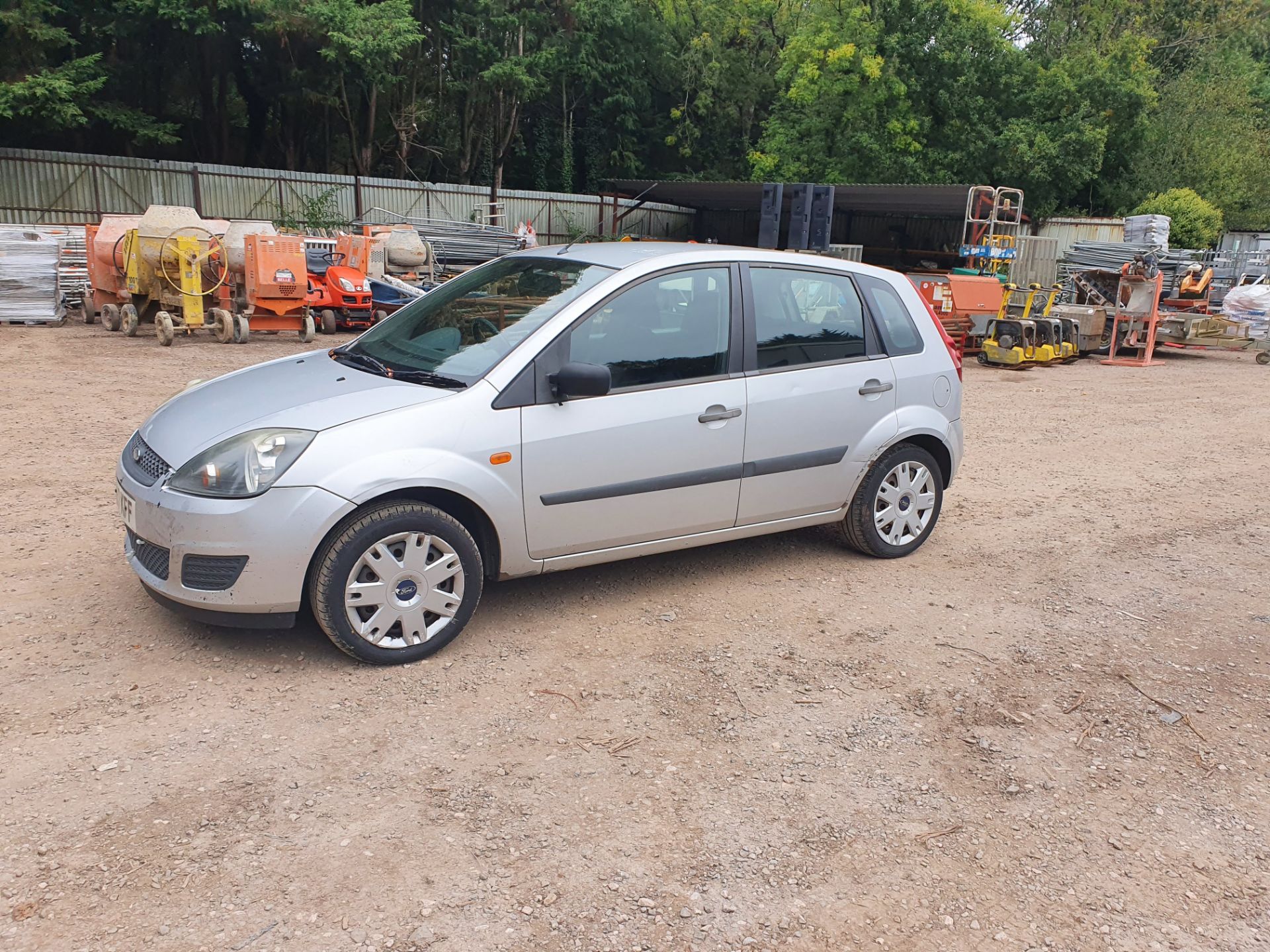 07/57 FORD FIESTA STYLE TDCI - 1399cc 5dr Hatchback (Silver) - Image 12 of 43