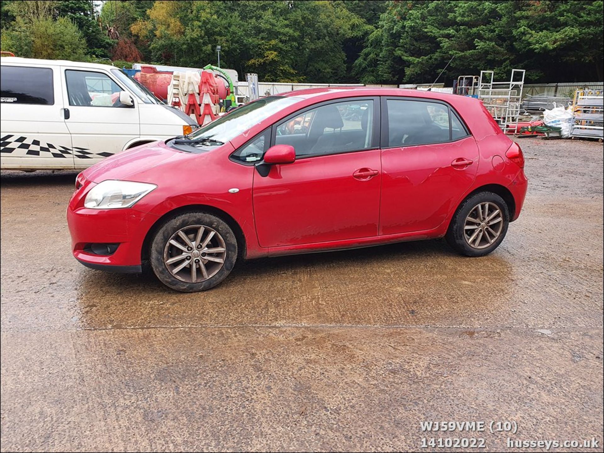 09/59 TOYOTA AURIS TR VALVEMATIC S-A - 1598cc 5dr Hatchback (Red, 183k) - Image 10 of 37
