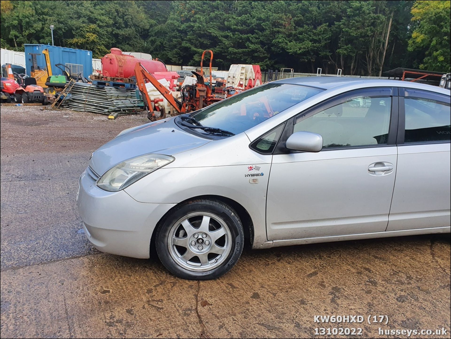 16/60 TOYOTA HYBRID ELEC - 1496cc 5dr Hatchback (Silver) - Image 17 of 31