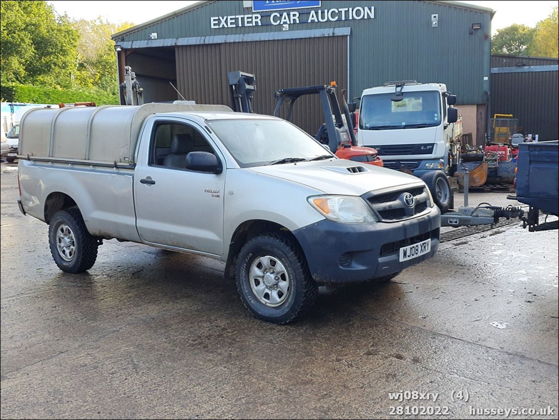 08/08 TOYOTA HILUX HL2 D-4D 4X4 S/C - 2494cc 2dr 4x4 (Silver, 78k) - Image 6 of 32