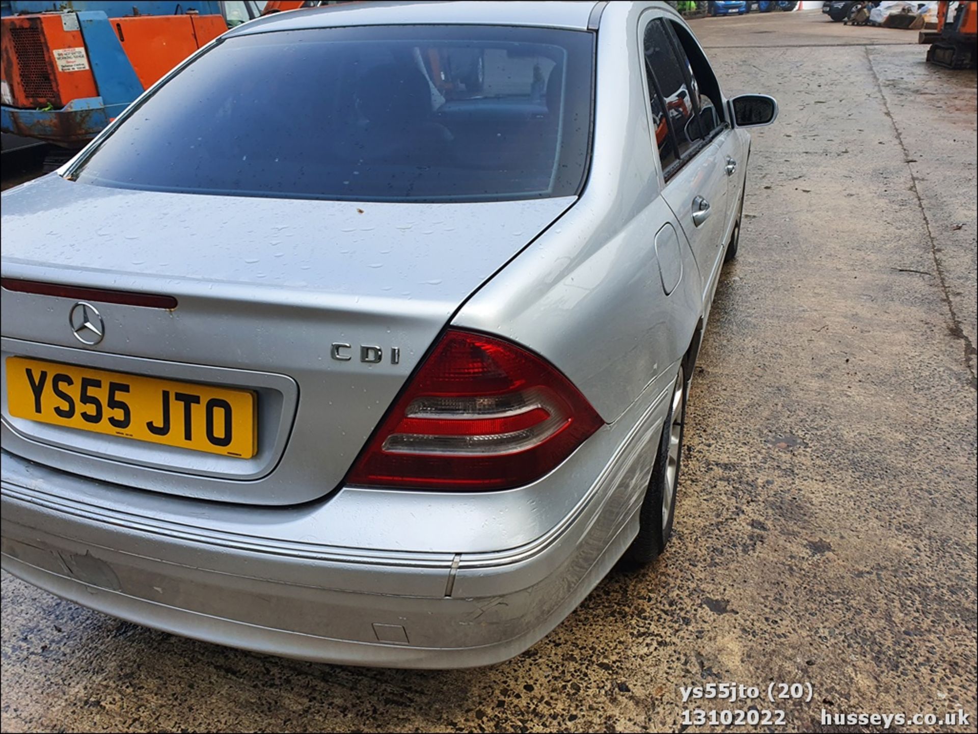 05/55 MERCEDES C200 CDI ELEGANCE SE AUTO - 2148cc 4dr Saloon (Silver, 266k) - Image 20 of 26