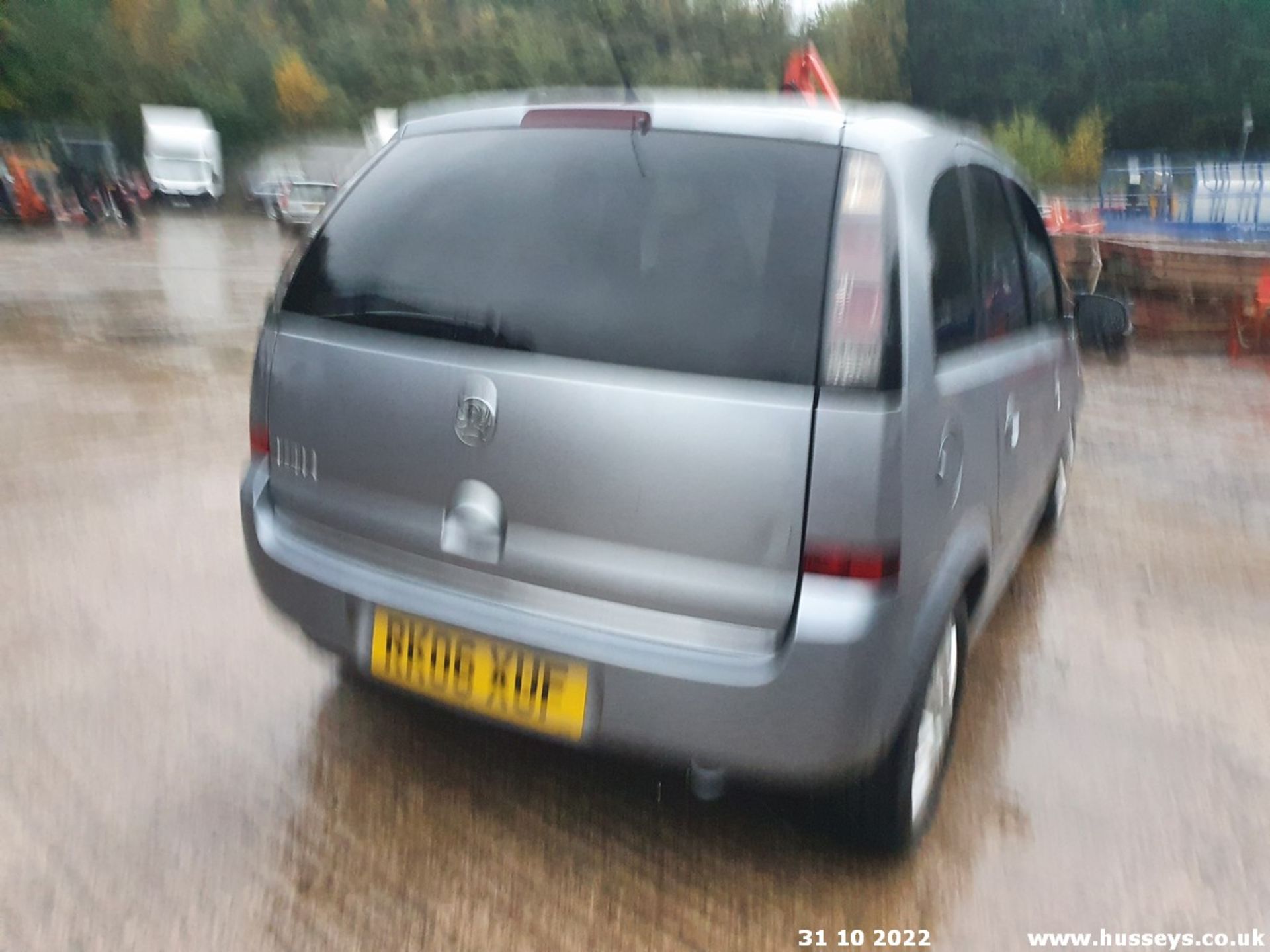 06/06 VAUXHALL MERIVA ACTIVE - 1364cc 5dr MPV (Silver, 66k) - Image 9 of 36