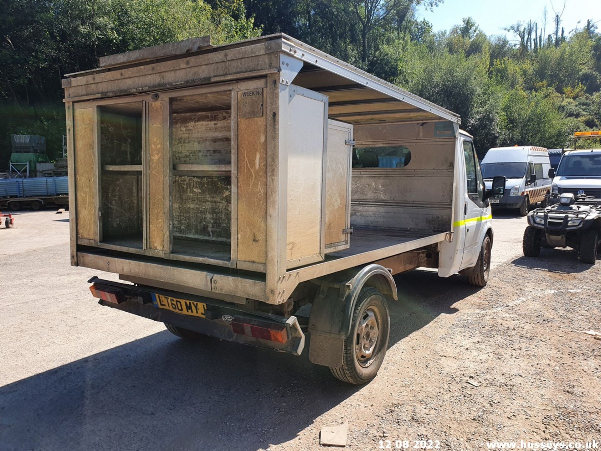 10/60 FORD TRANSIT 100 T350M RWD MILK FLOAT - 2402cc 2dr (White) - Image 12 of 27