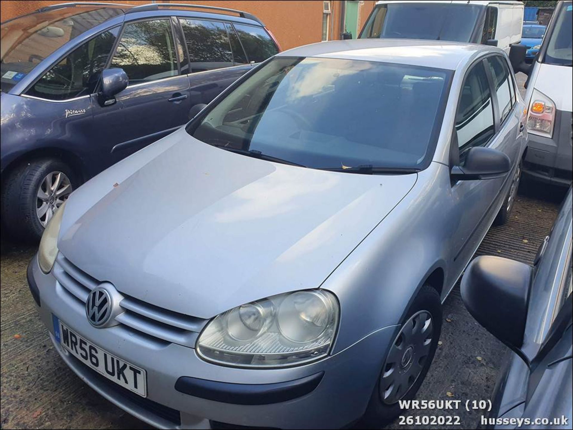 06/56 VOLKSWAGEN GOLF FSI S - 1598cc 5dr Hatchback (Silver)