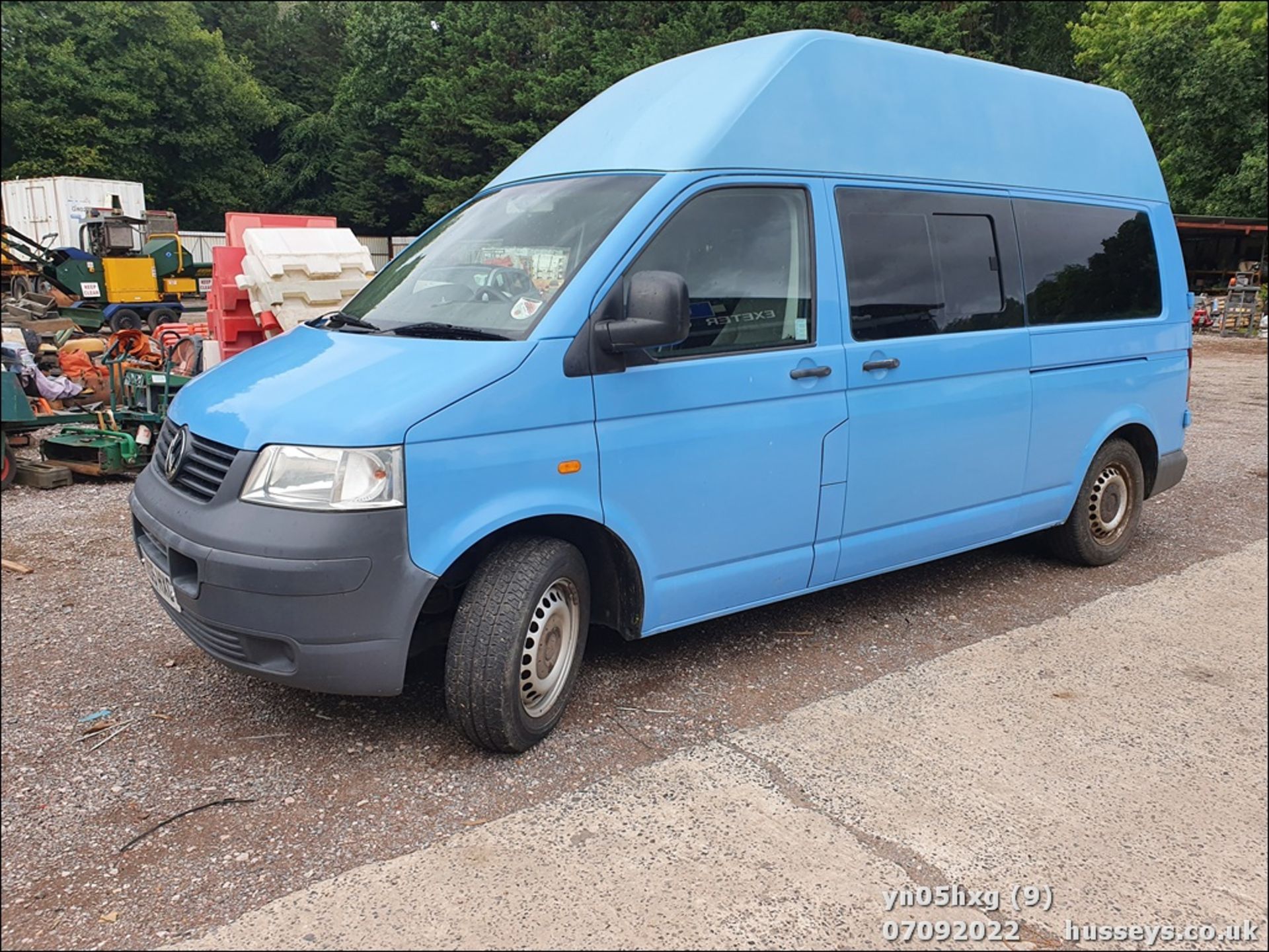 05/05 VOLKSWAGEN TRANSPORTER T30 130 TDI LWB A - 2460cc 5dr Van (Blue, 138k) - Image 9 of 34