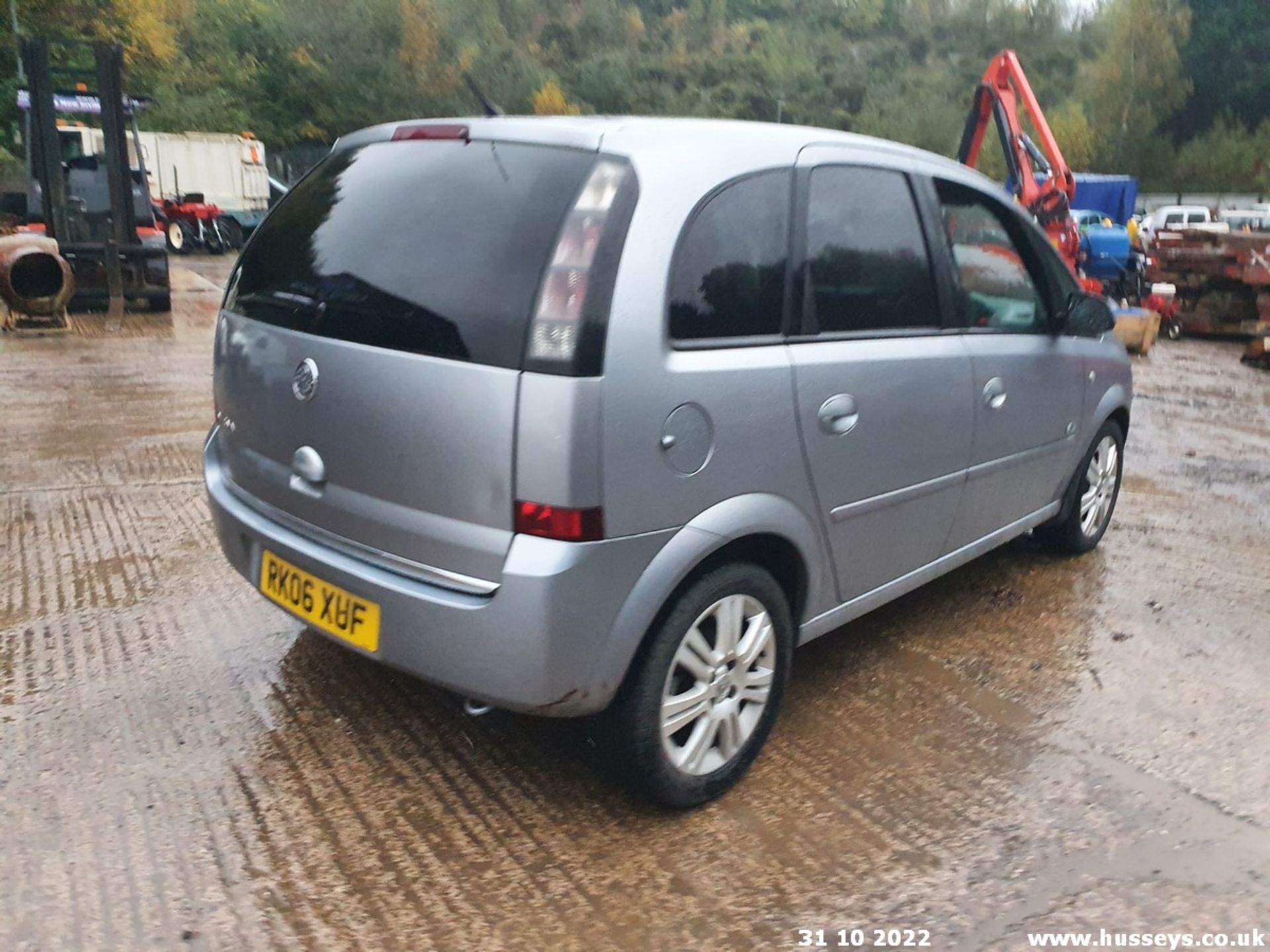 06/06 VAUXHALL MERIVA ACTIVE - 1364cc 5dr MPV (Silver, 66k) - Image 8 of 36