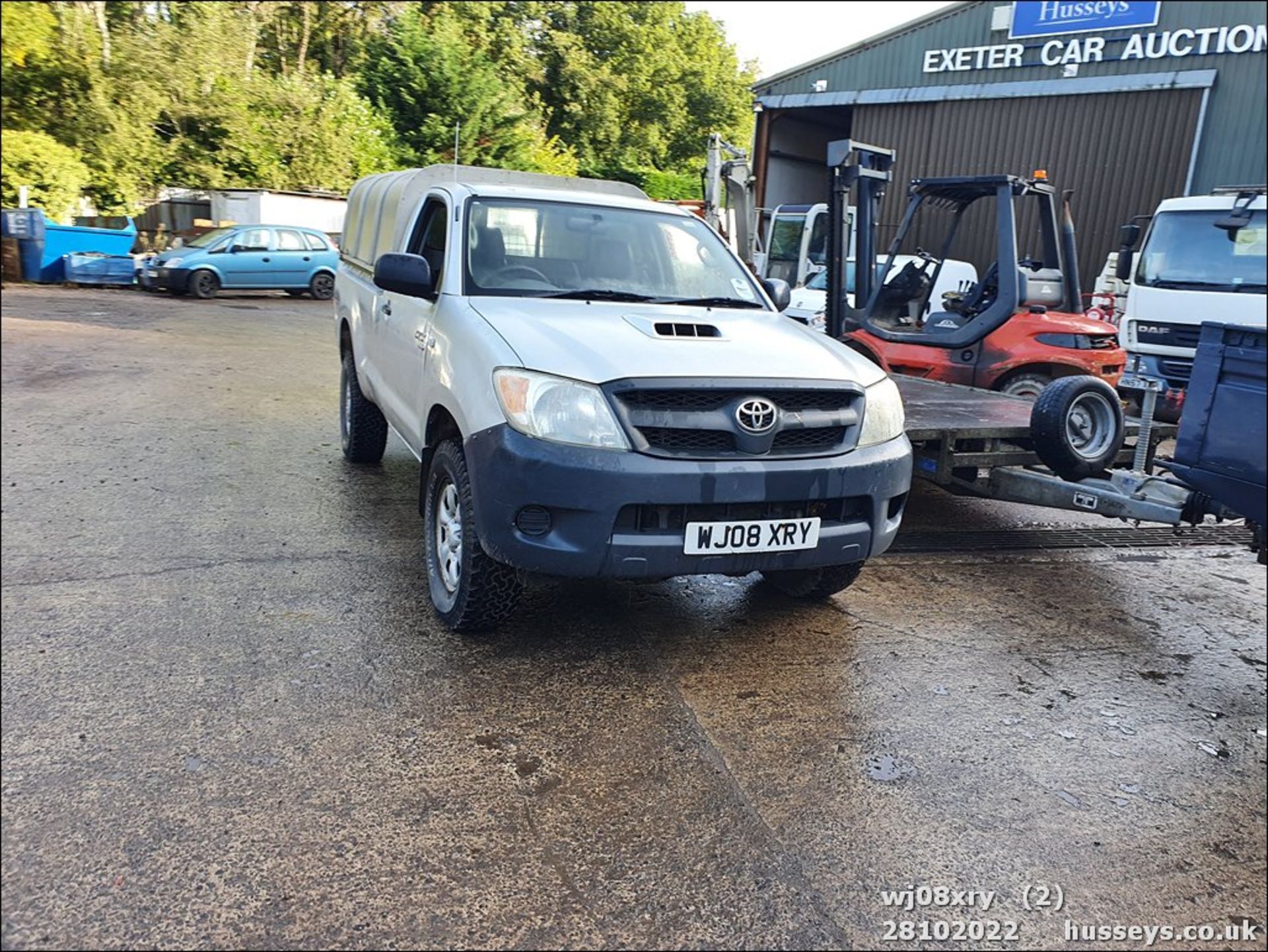 08/08 TOYOTA HILUX HL2 D-4D 4X4 S/C - 2494cc 2dr 4x4 (Silver, 78k) - Image 3 of 32