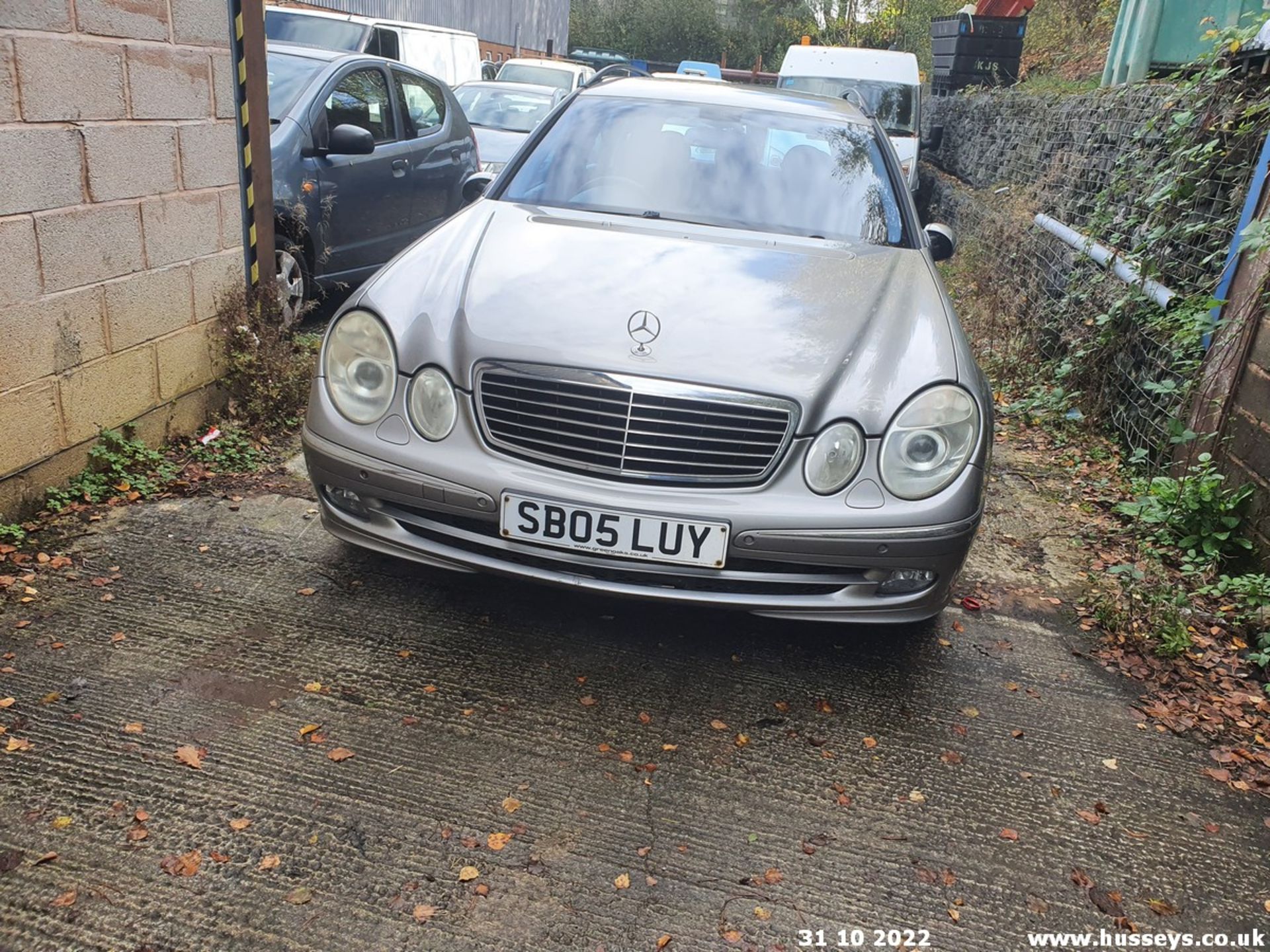 05/05 MERCEDES E270 CDI AVANTGARDE A - 2685cc 5dr Estate (Silver, 147k) - Image 5 of 33