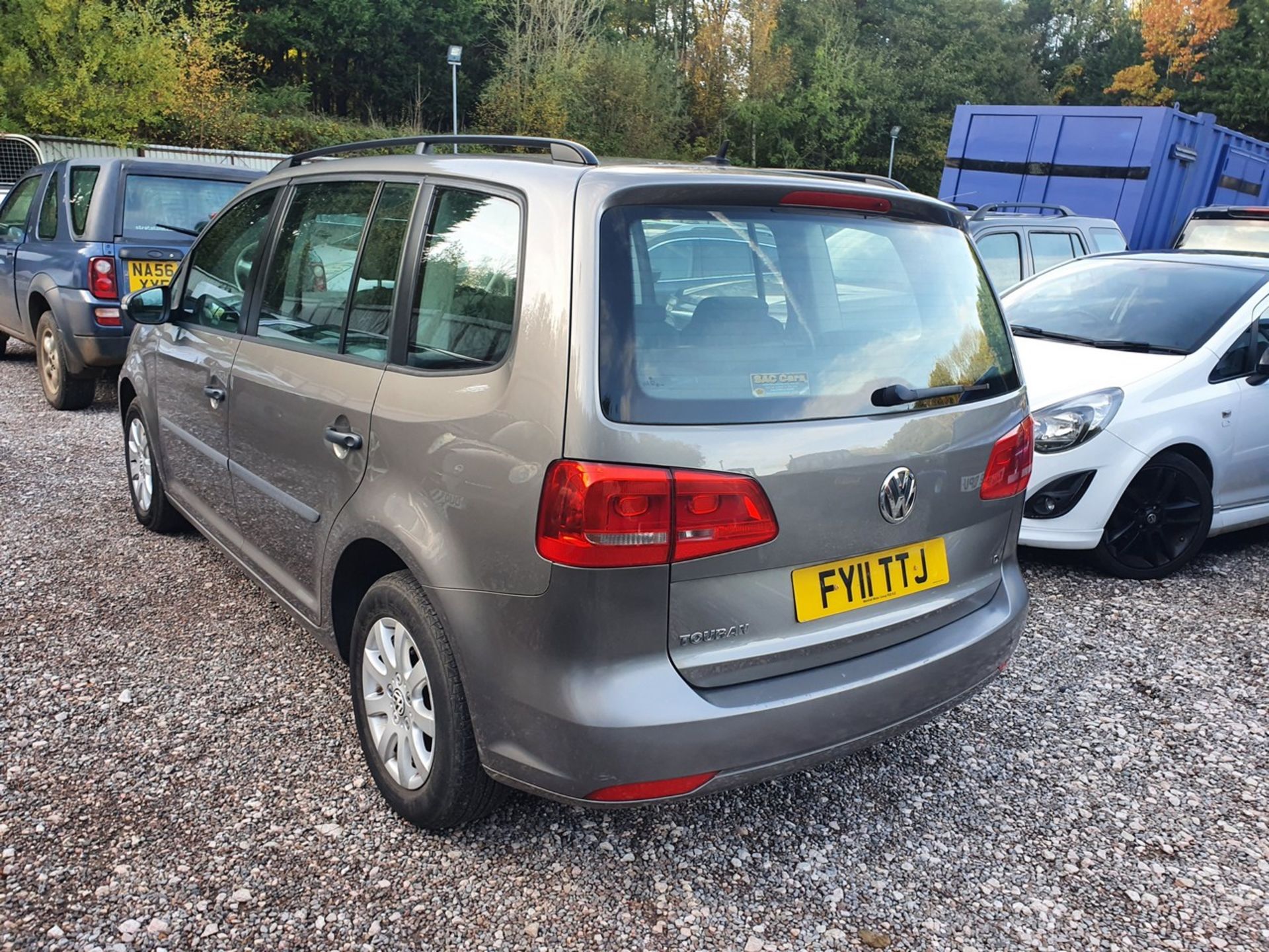 11/11 VOLKSWAGEN TOURAN S TDI 106 - 1598cc 5dr MPV (Grey, 137k) - Image 12 of 46