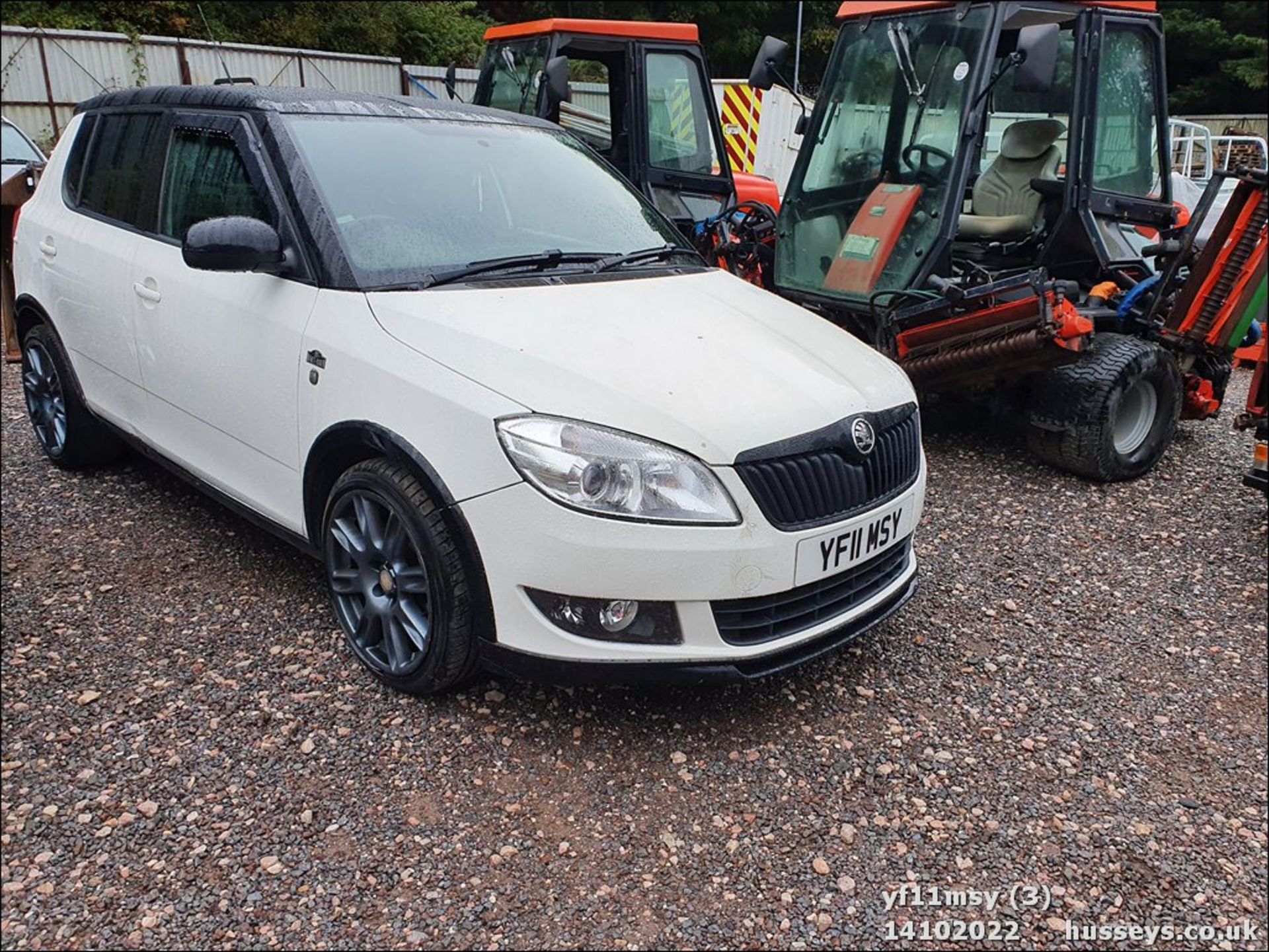 11/11 SKODA FABIA MONTE CARLO TSI - 1197cc 5dr Hatchback (White) - Image 4 of 29