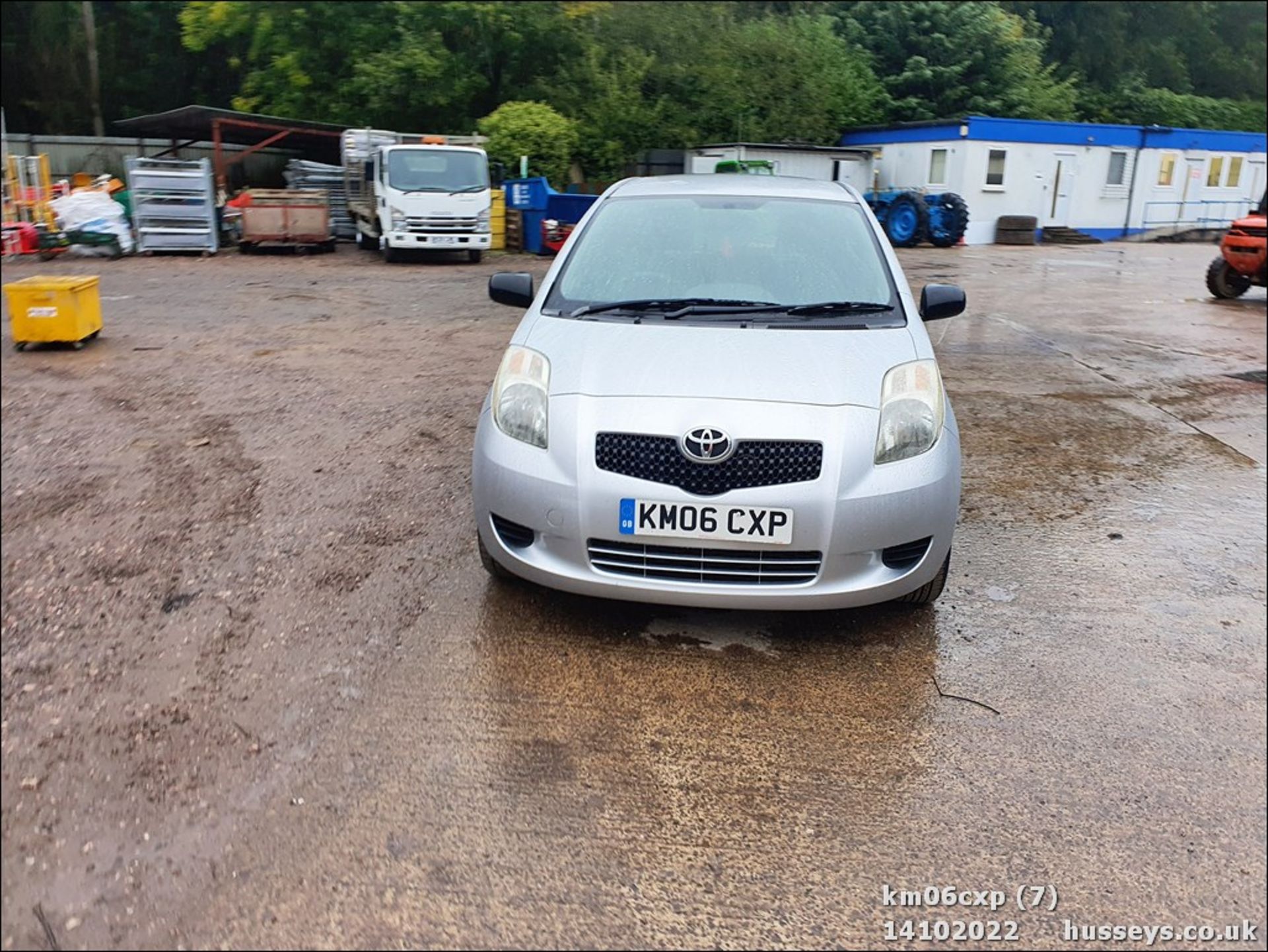 06/06 TOYOTA YARIS T2 - 998cc 5dr Hatchback (Silver, 73k) - Image 7 of 43