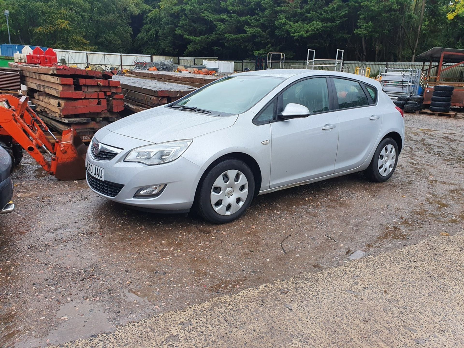 10/60 VAUXHALL ASTRA EXCLUSIV 113 - 1598cc 5dr Hatchback (Silver, 58k) - Image 15 of 23