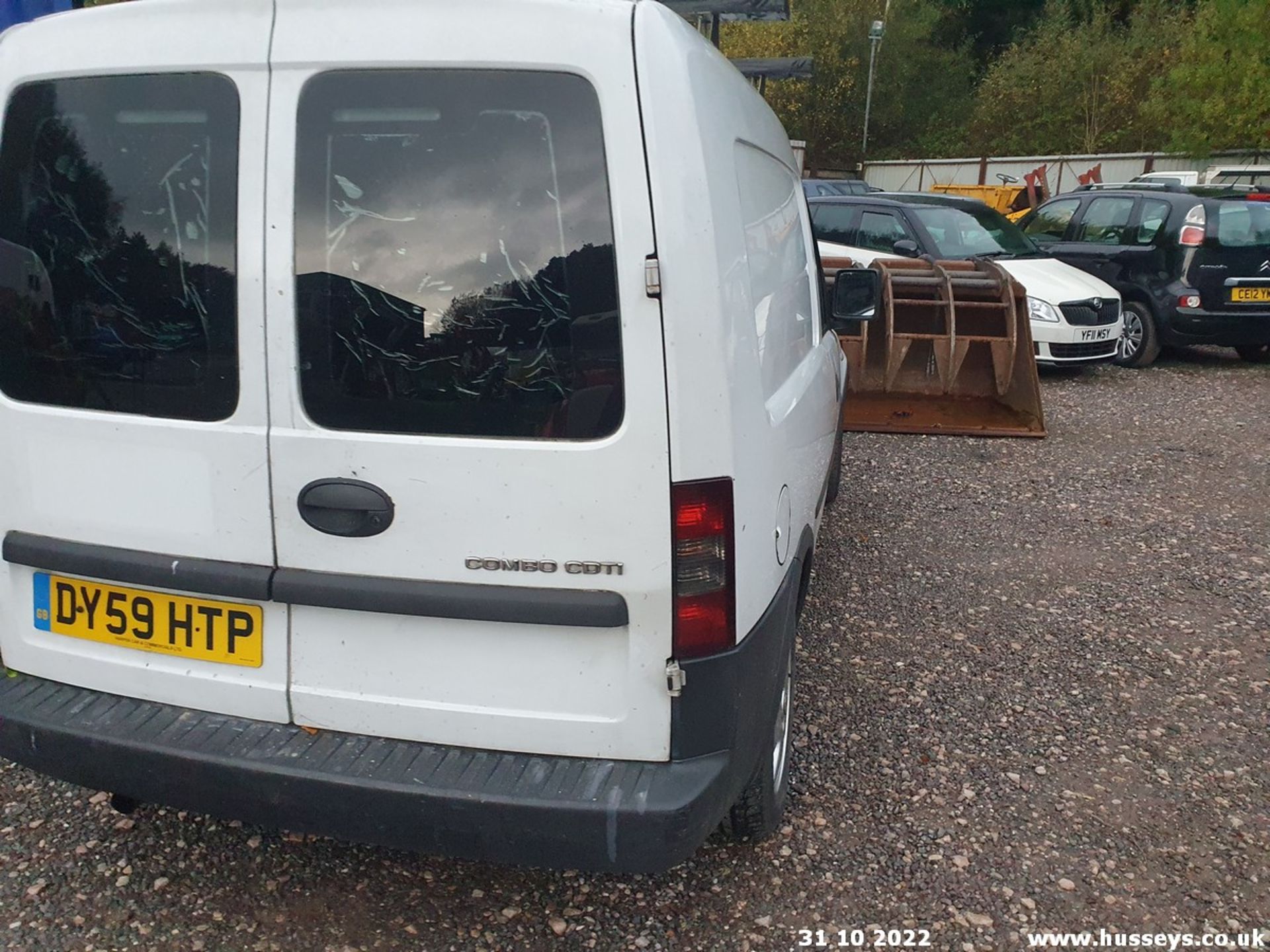 09/59 VAUXHALL COMBO 1700 CDTI - 1248cc 3.dr Van (White) - Image 4 of 27