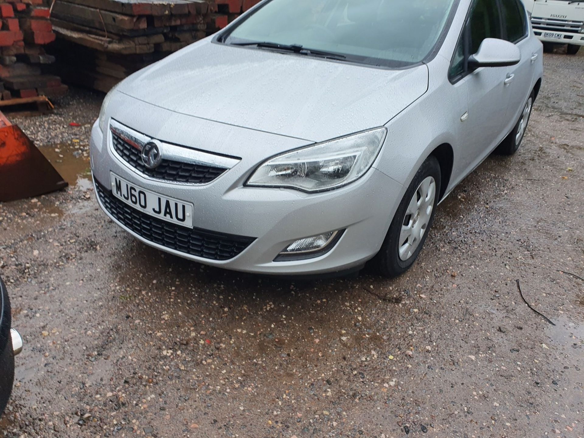 10/60 VAUXHALL ASTRA EXCLUSIV 113 - 1598cc 5dr Hatchback (Silver, 58k) - Image 3 of 23