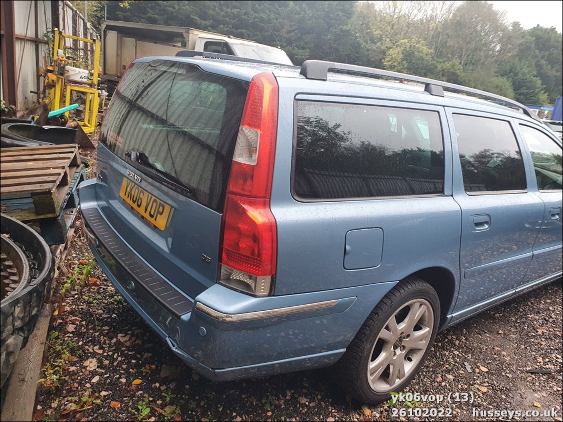 06/06 VOLVO V70 D5 SE E4 - 2401cc 5dr Estate (Blue, 179k) - Image 13 of 28