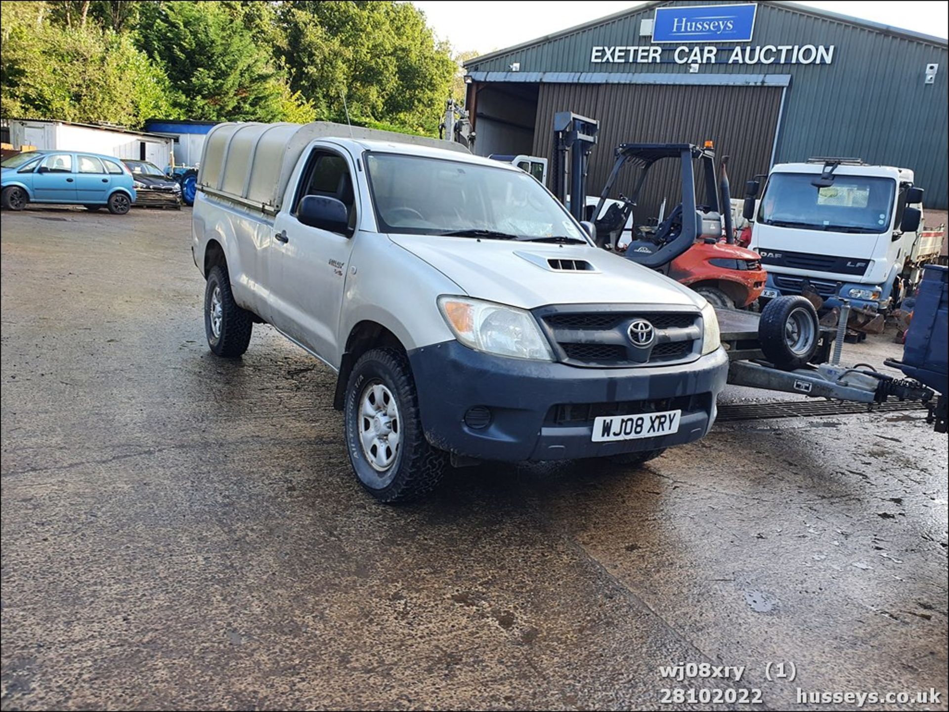 08/08 TOYOTA HILUX HL2 D-4D 4X4 S/C - 2494cc 2dr 4x4 (Silver, 78k) - Image 11 of 32