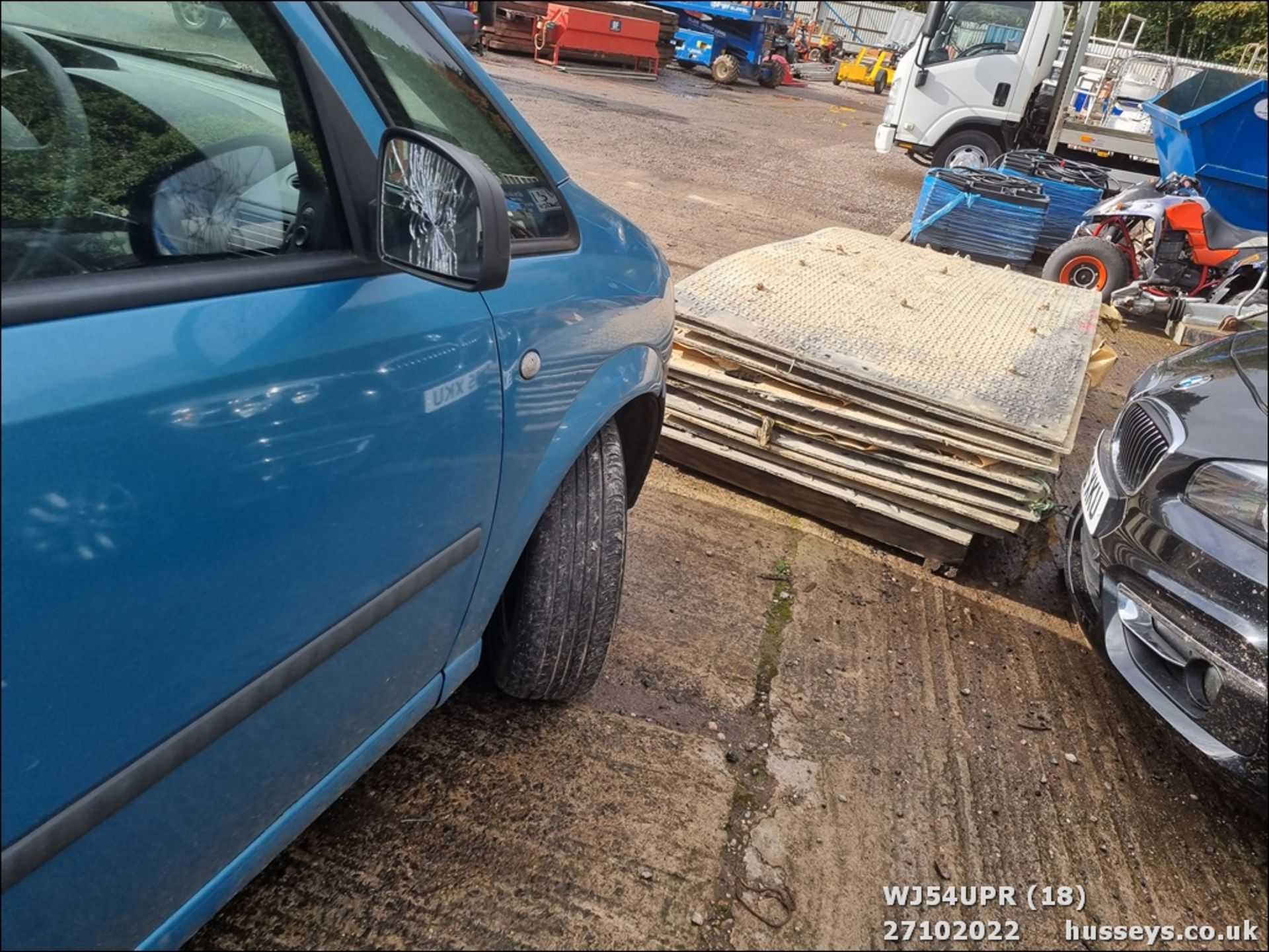 04/54 VAUXHALL MERIVA LIFE 8V - 1598cc 5dr MPV (Blue) - Image 18 of 24