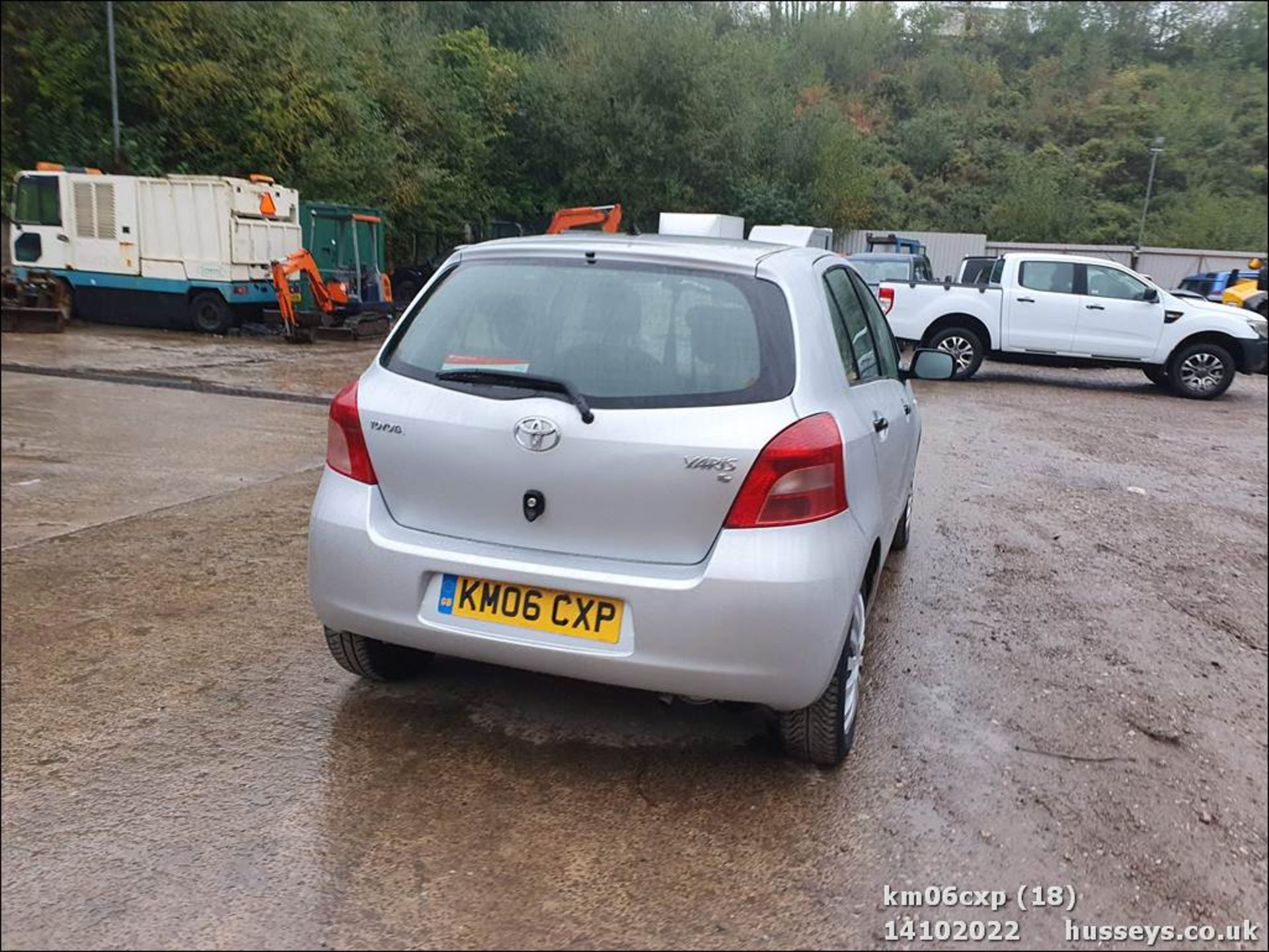 06/06 TOYOTA YARIS T2 - 998cc 5dr Hatchback (Silver, 73k) - Image 18 of 43