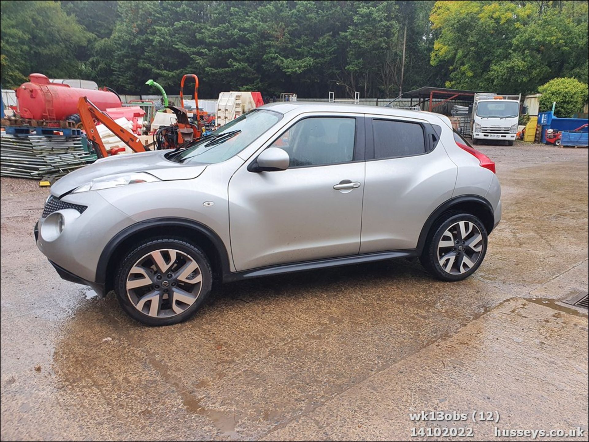 13/13 NISSAN JUKE ACENTA PREMIUM CVT - 1598cc 5dr Hatchback (Silver, 66k) - Image 12 of 42