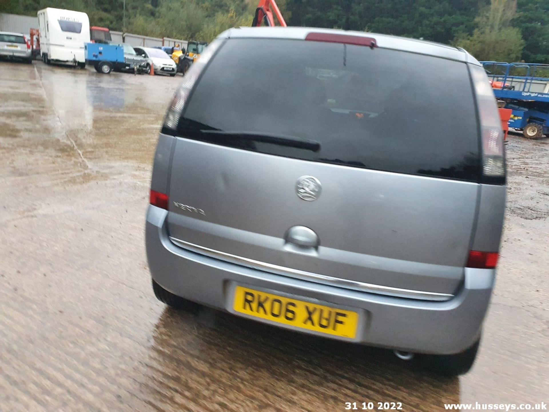 06/06 VAUXHALL MERIVA ACTIVE - 1364cc 5dr MPV (Silver, 66k) - Image 10 of 36