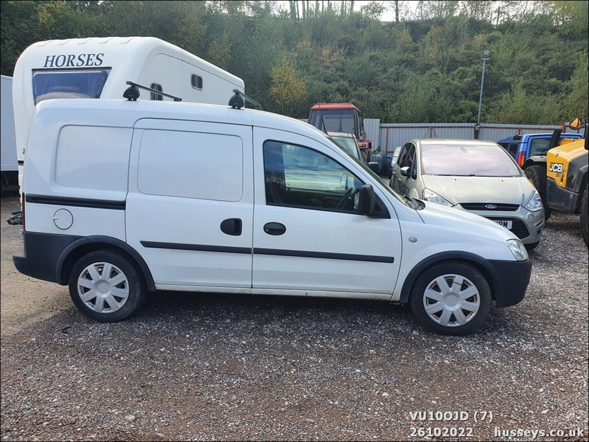 10/10 VAUXHALL COMBO CDTI SWB - 1248cc 3dr Van (White, 215k) - Image 7 of 27