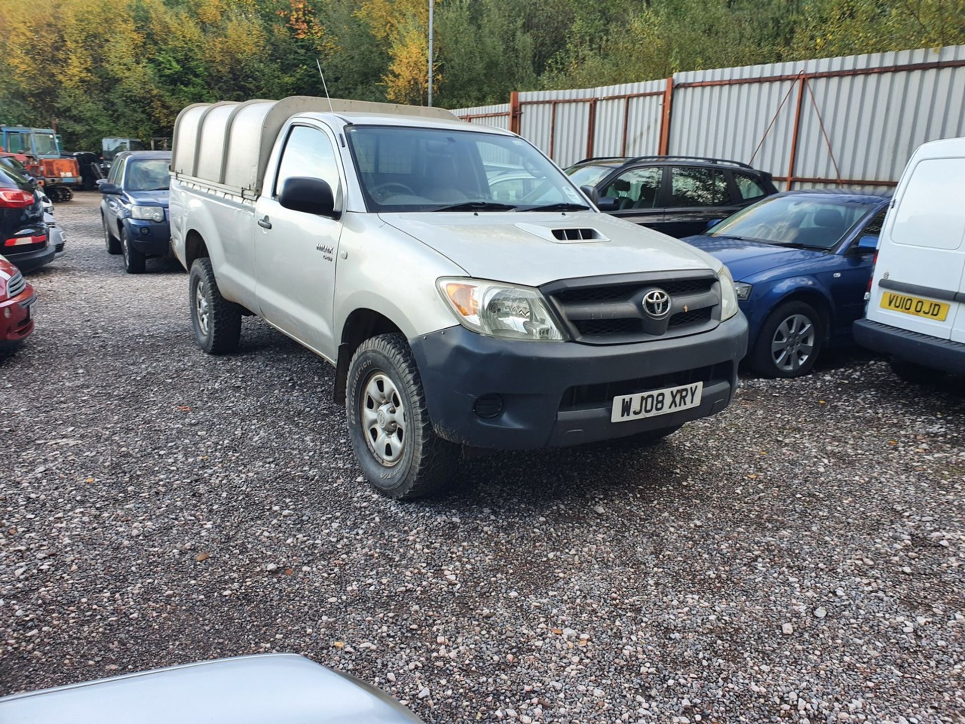 08/08 TOYOTA HILUX HL2 D-4D 4X4 S/C - 2494cc 2dr 4x4 (Silver, 78k) - Image 5 of 32