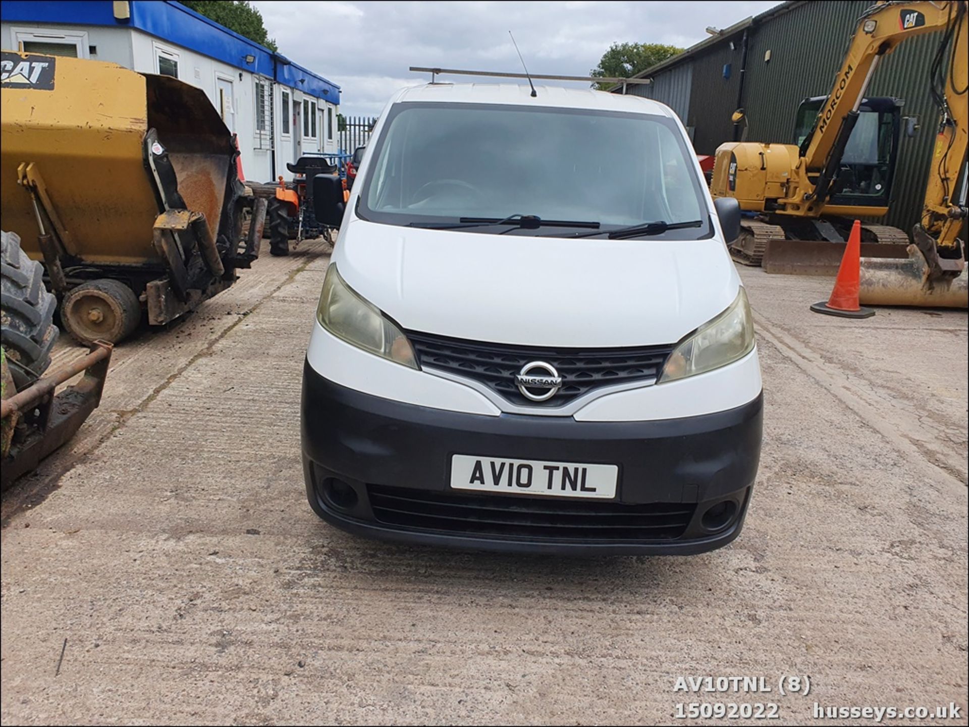 10/10 NISSAN NV200 SE DCI - 1461cc 6dr Van (White) - Image 8 of 35