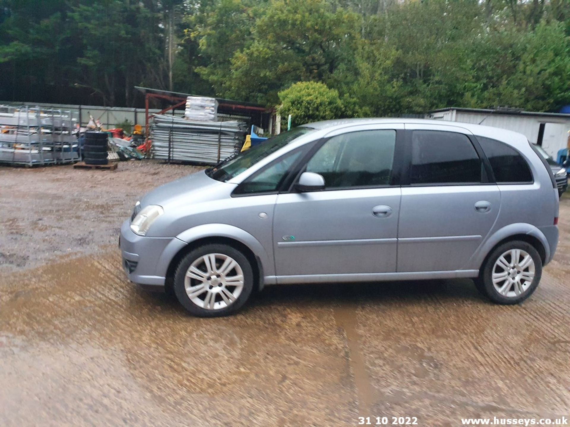 06/06 VAUXHALL MERIVA ACTIVE - 1364cc 5dr MPV (Silver, 66k) - Image 17 of 36