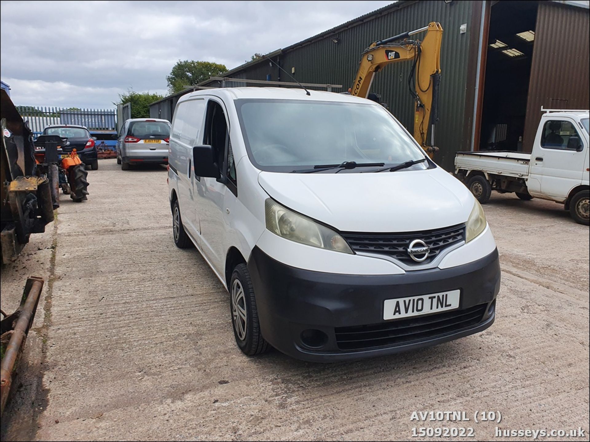 10/10 NISSAN NV200 SE DCI - 1461cc 6dr Van (White) - Image 10 of 35