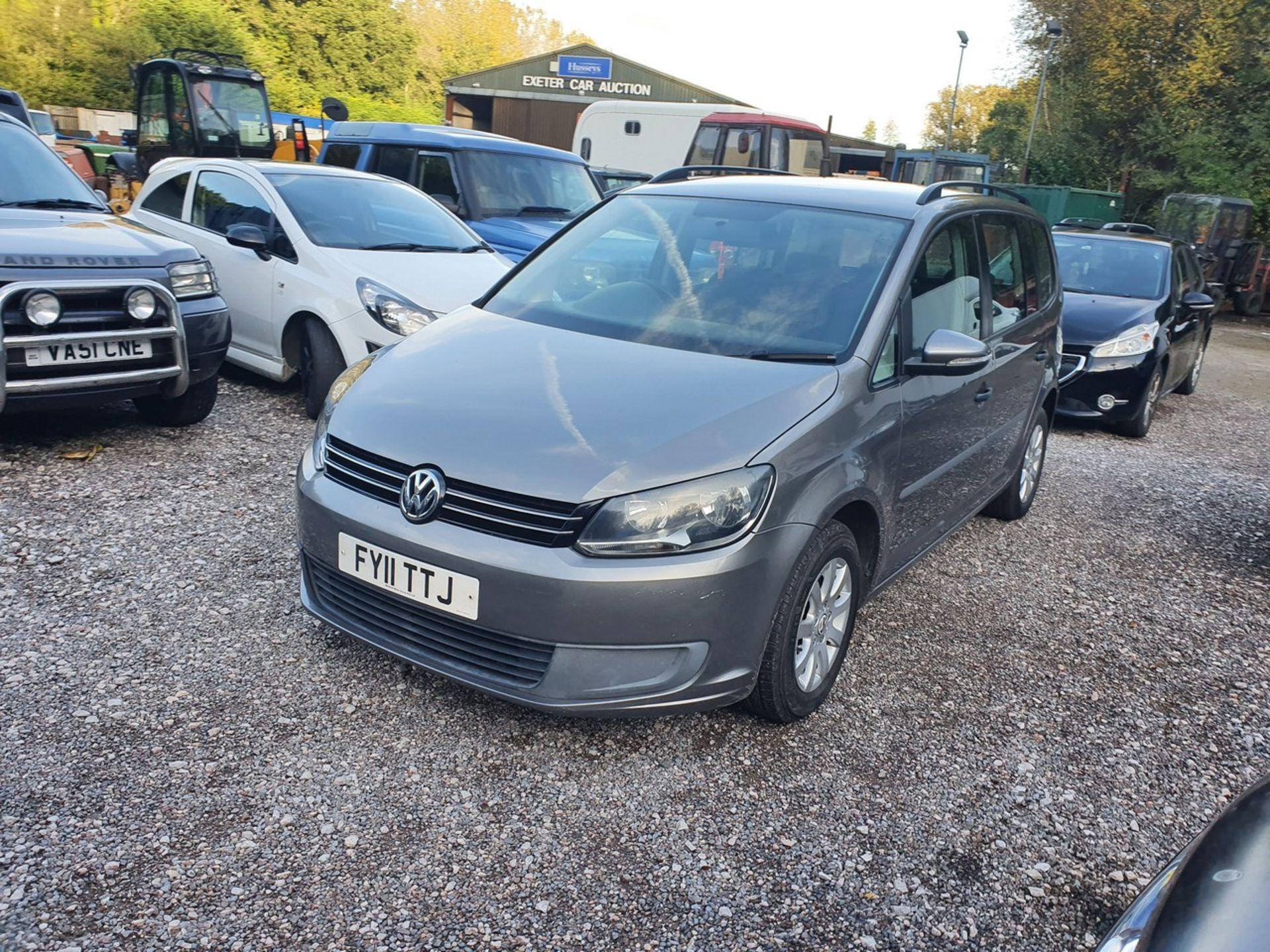 11/11 VOLKSWAGEN TOURAN S TDI 106 - 1598cc 5dr MPV (Grey, 137k) - Image 19 of 46