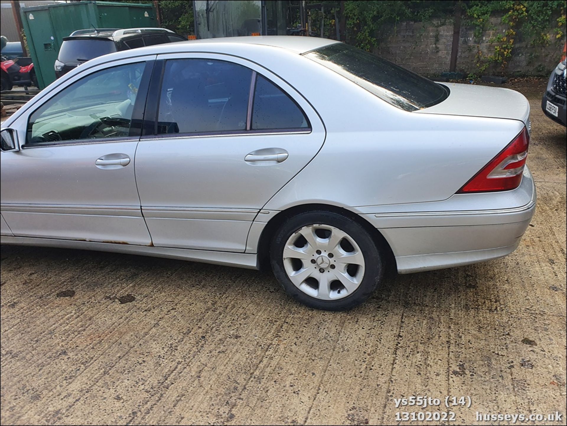 05/55 MERCEDES C200 CDI ELEGANCE SE AUTO - 2148cc 4dr Saloon (Silver, 266k) - Image 14 of 26