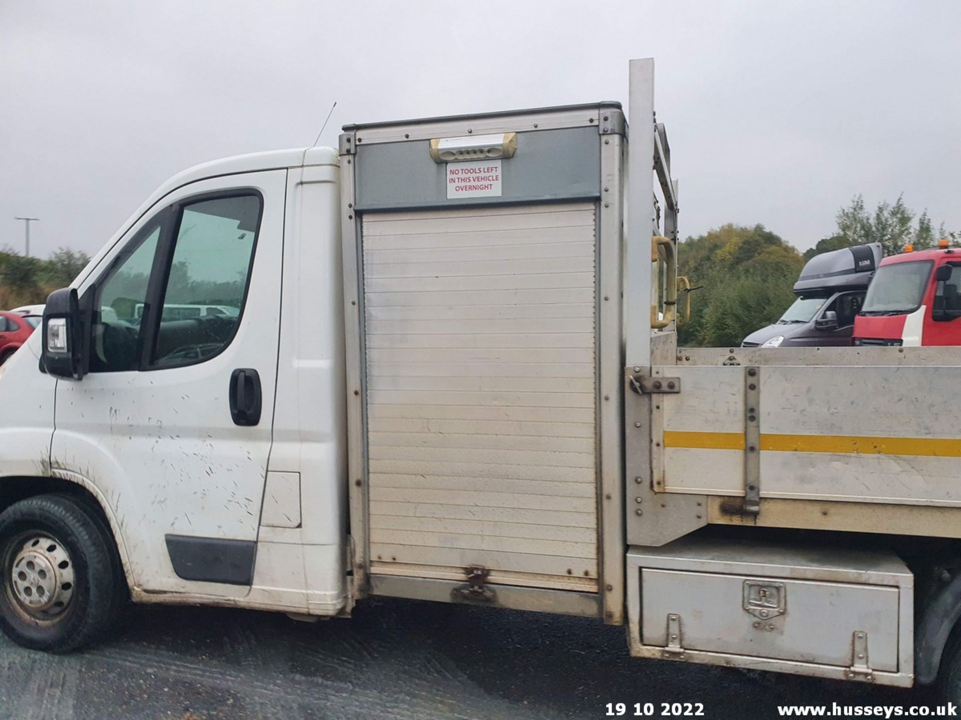 14/14 PEUGEOT BOXER 335 L2S HDI - 2198cc 2dr Tipper (White, 112k) - Image 18 of 32