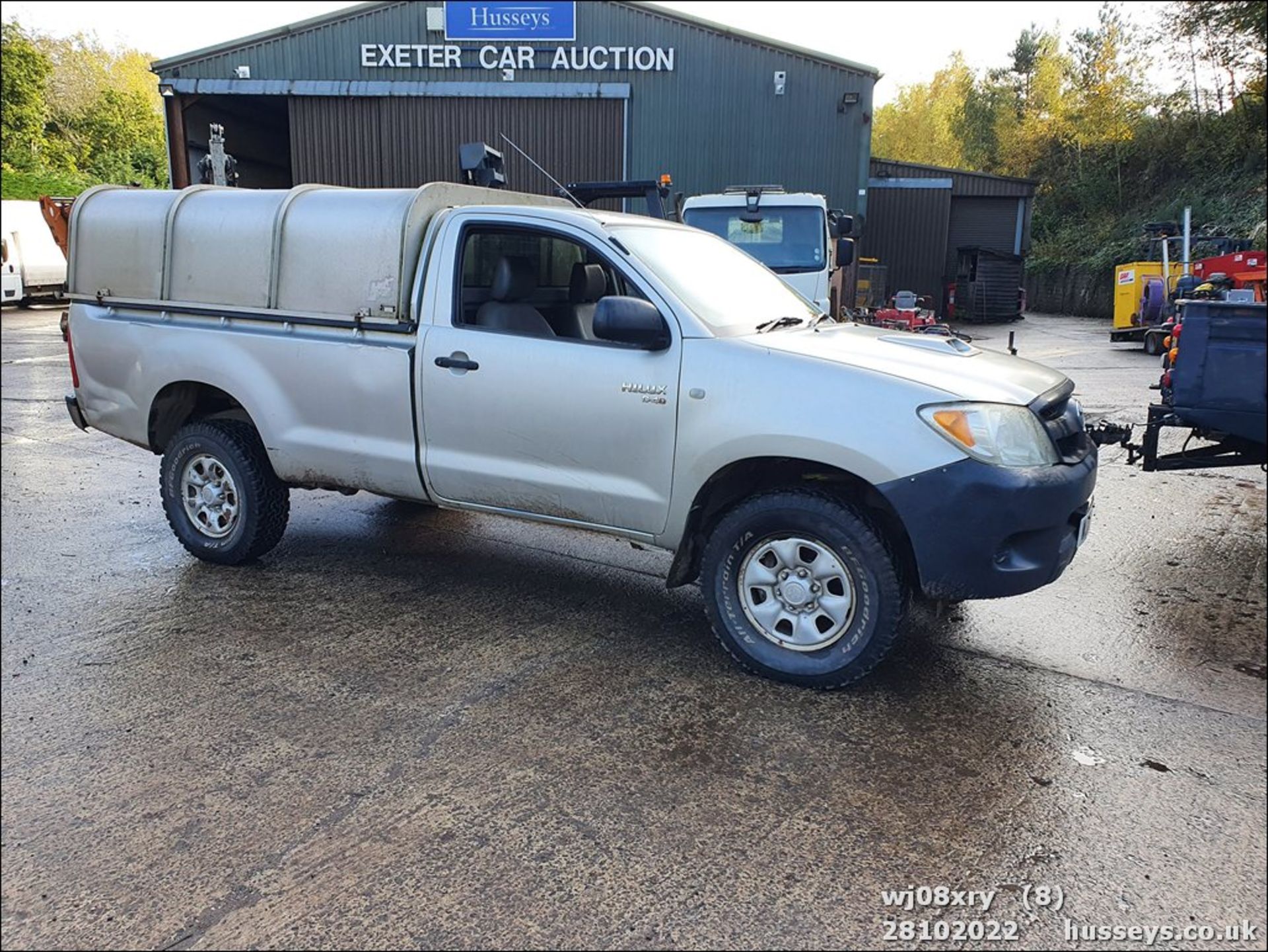 08/08 TOYOTA HILUX HL2 D-4D 4X4 S/C - 2494cc 2dr 4x4 (Silver, 78k) - Image 15 of 32