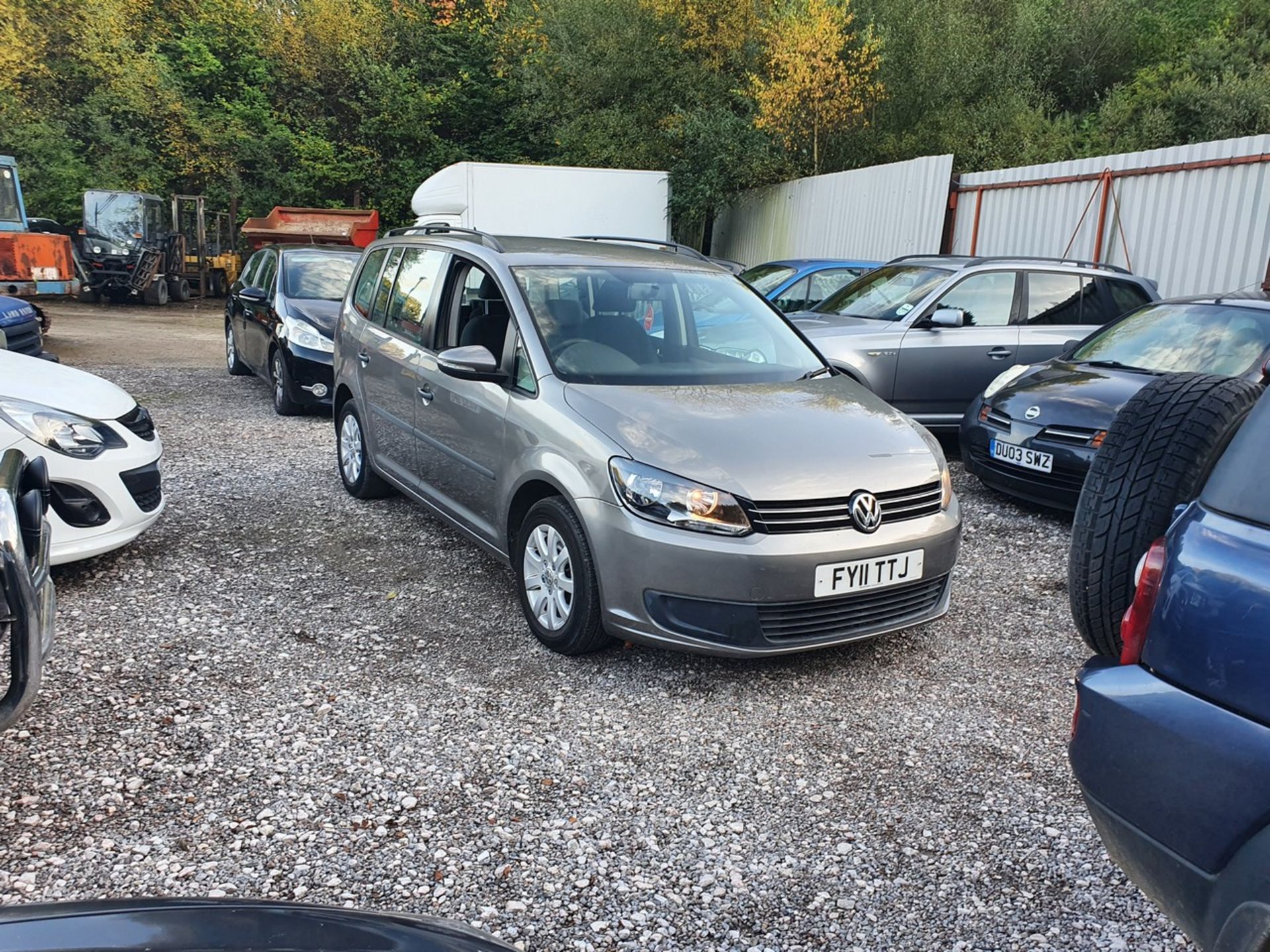 11/11 VOLKSWAGEN TOURAN S TDI 106 - 1598cc 5dr MPV (Grey, 137k) - Image 31 of 46